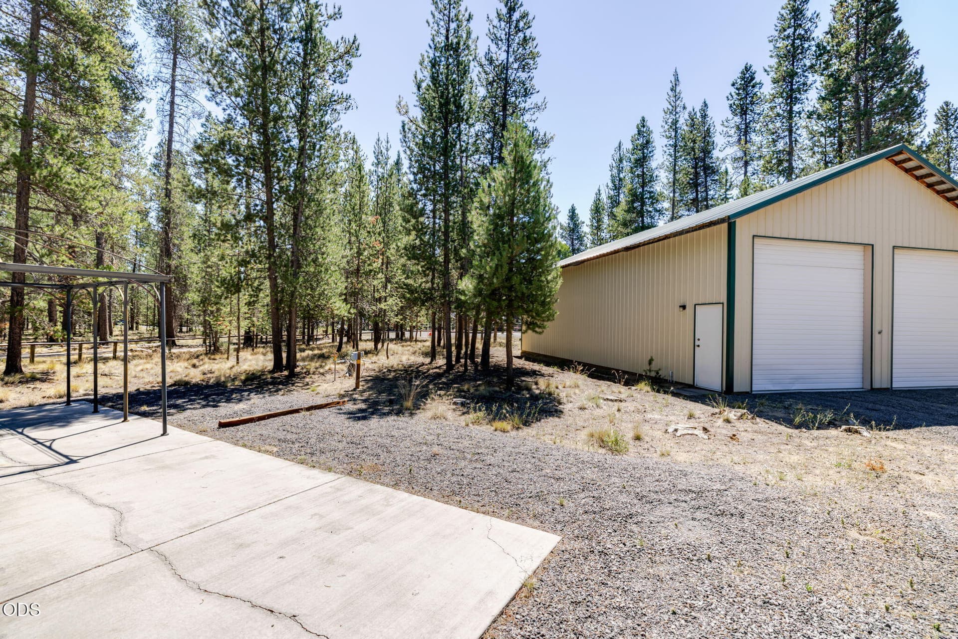 24-web-or-mls-Tyler_Phillips_Photography. Photo 3 of 22, 53316 Holtzclaw Road, La Pine, OR 97739