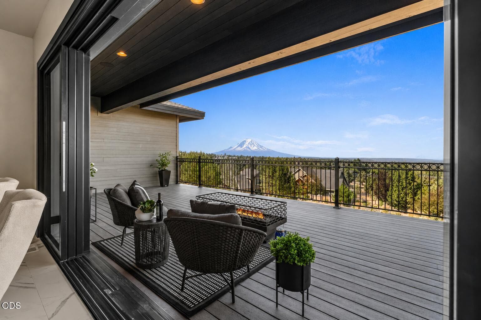 2 - 8a469032-249c-493a-ab71-ca3992d46a6c. Photo 2 of 59, 10504 Bitterbrush Court, Redmond, OR 97756