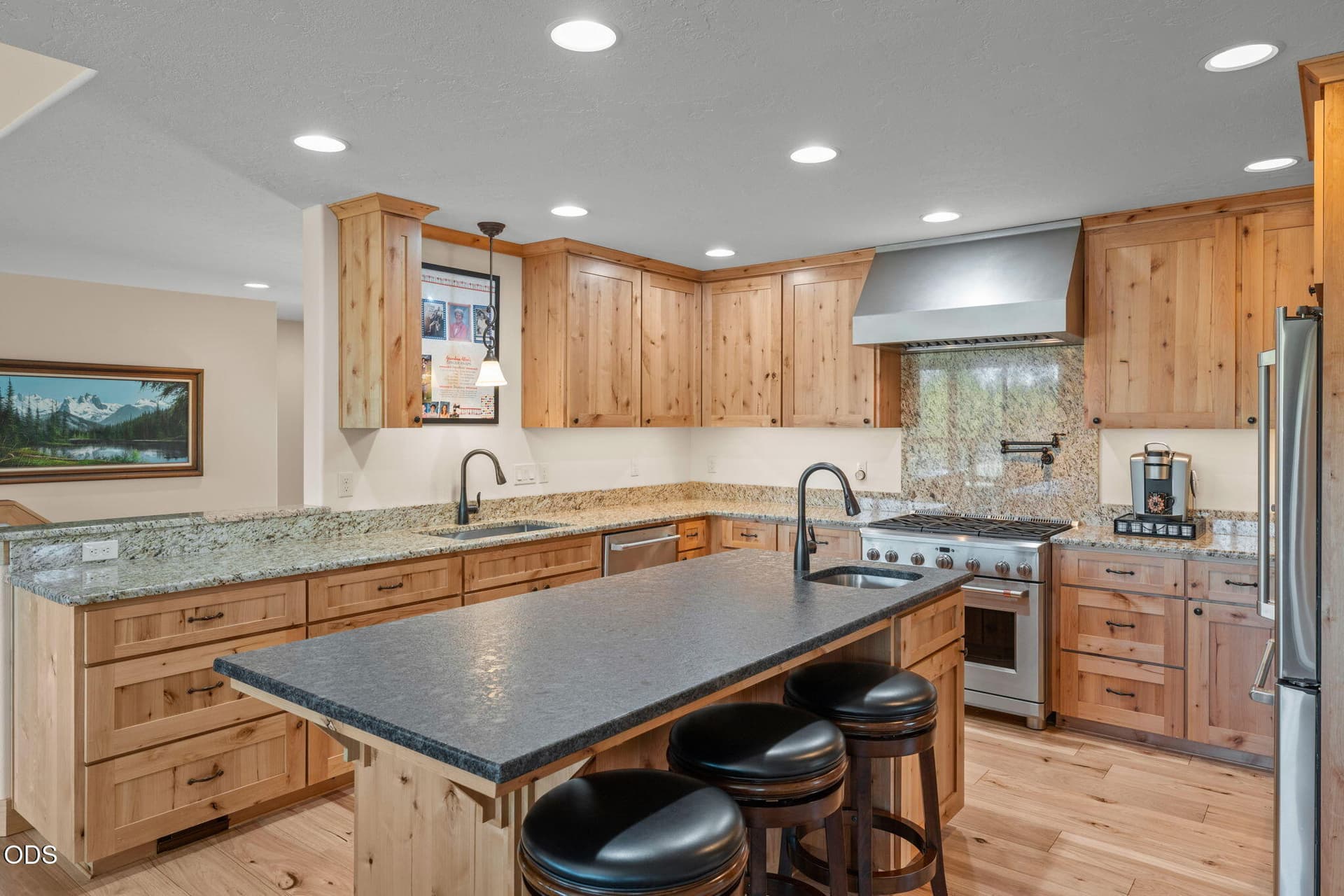 Kitchen. Photo 4 of 30, 16780 Sun Country Drive, Bend, OR 97707