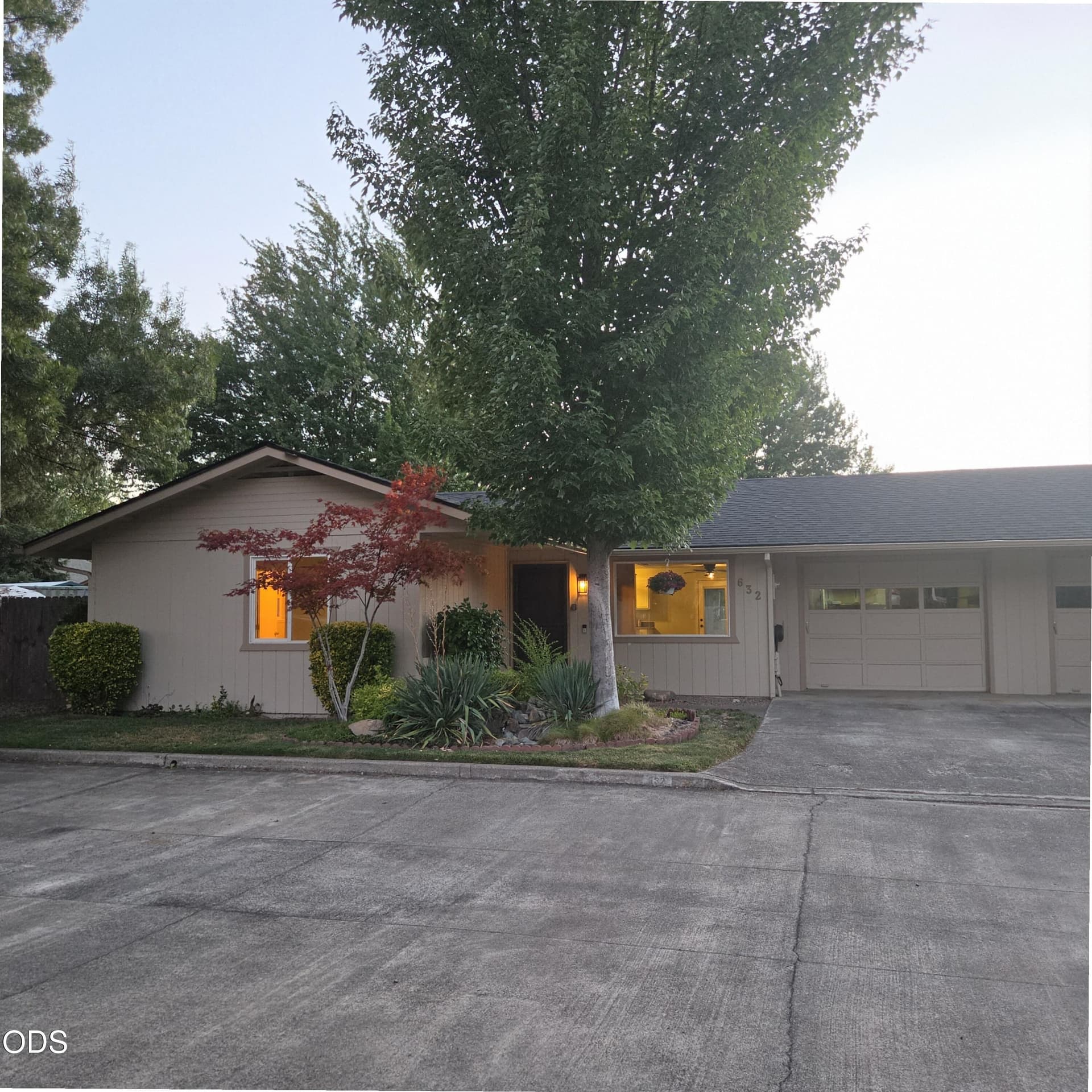 Front. Photo 1 of 15, 632 SW Sunwood Way, Grants Pass, OR 97526