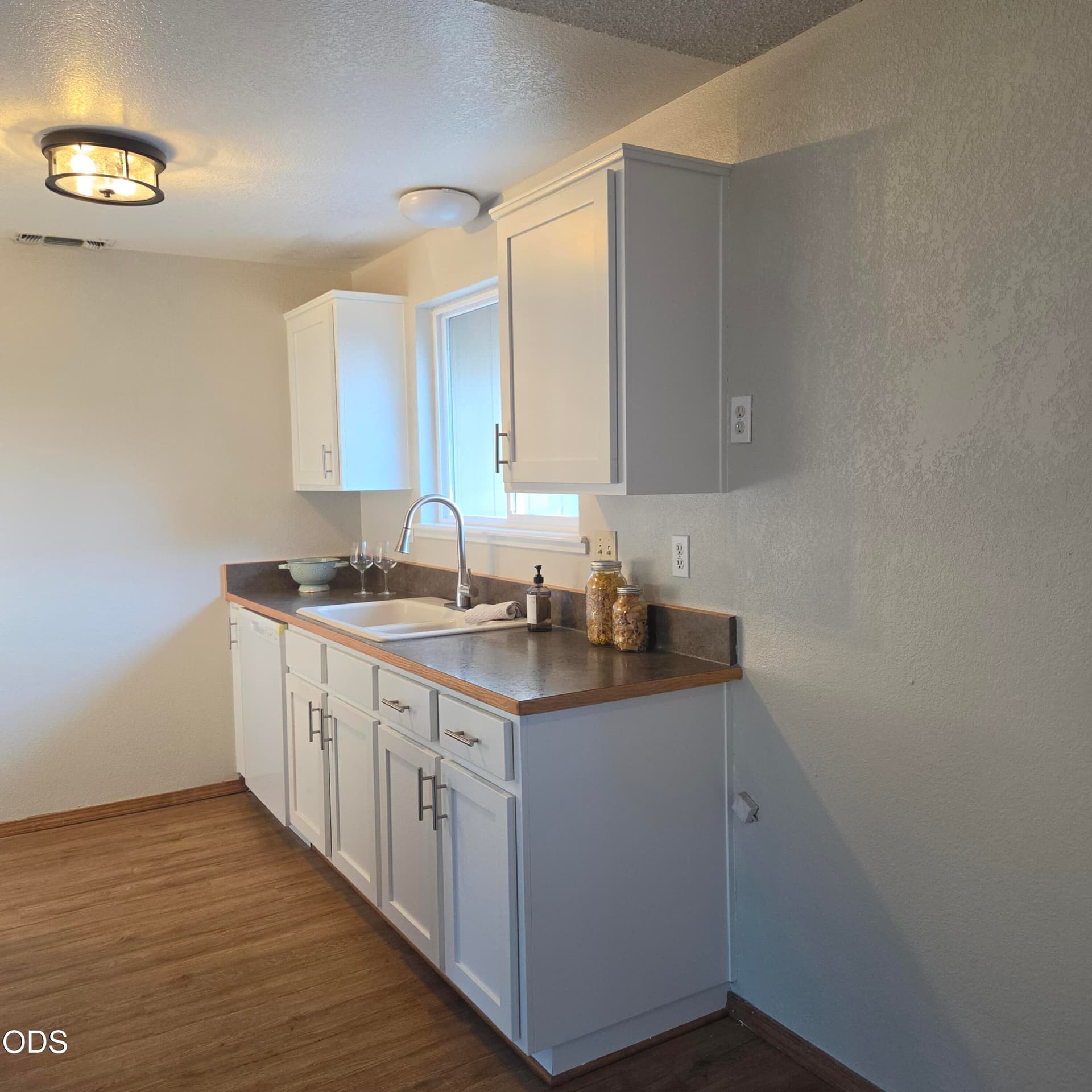 kitchen. Photo 5 of 15, 632 SW Sunwood Way, Grants Pass, OR 97526
