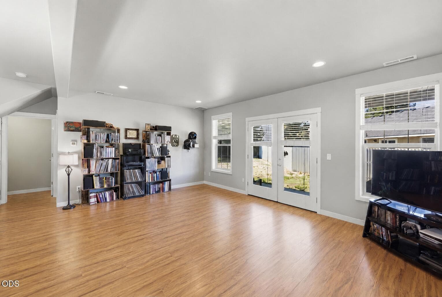 Living Room. Photo 4 of 33, 51379 Apache Tears, La Pine, OR 97739