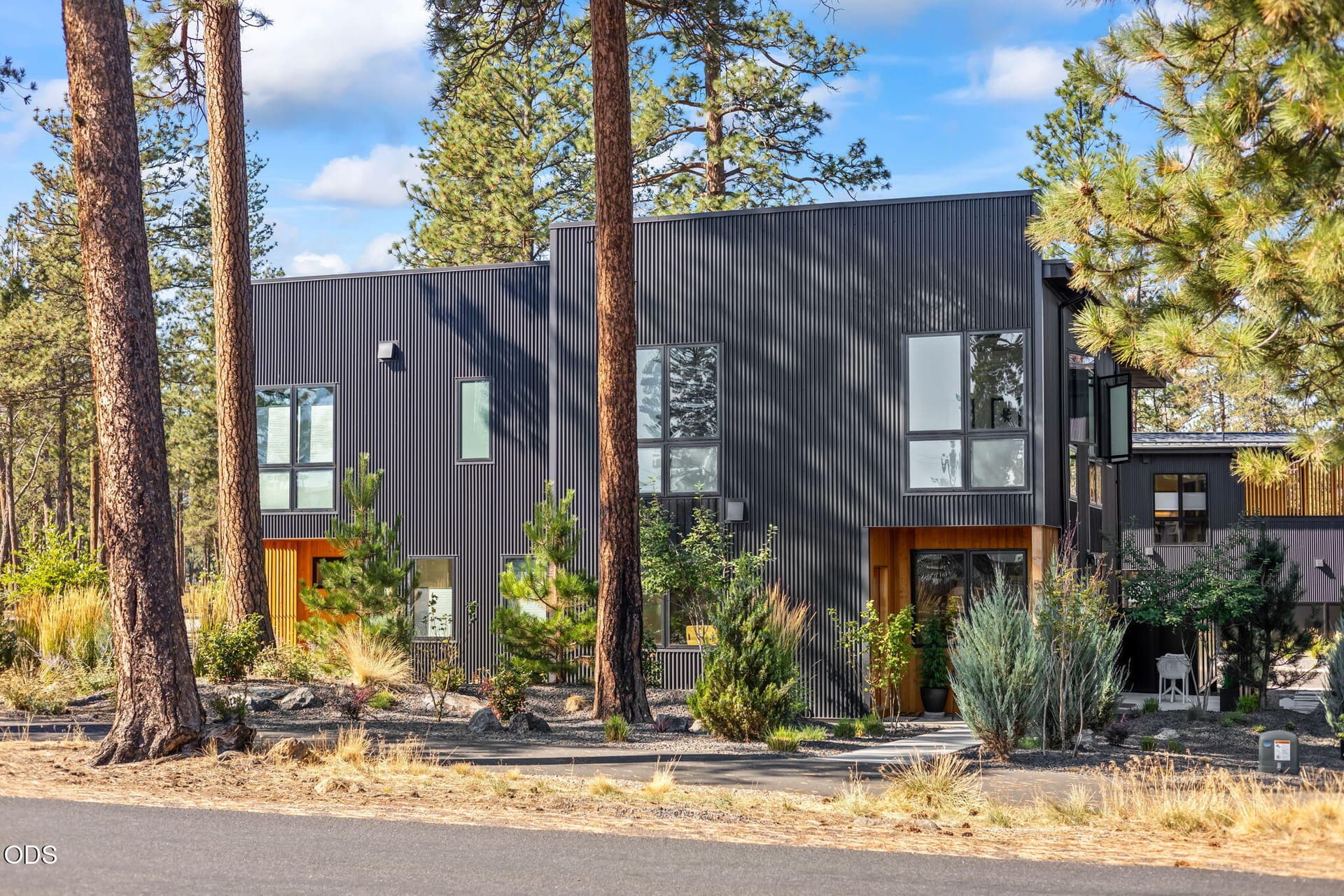 3 (1). Photo 3 of 34, 515 N Pine Street, Sisters, OR 97759