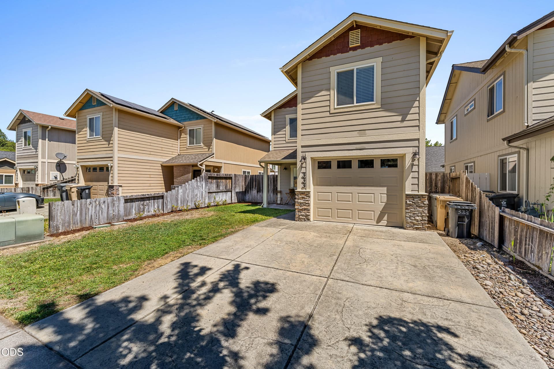 03-EXT (3 of 7). Photo 4 of 20, 333 SW Bayou Place, Grants Pass, OR 97526