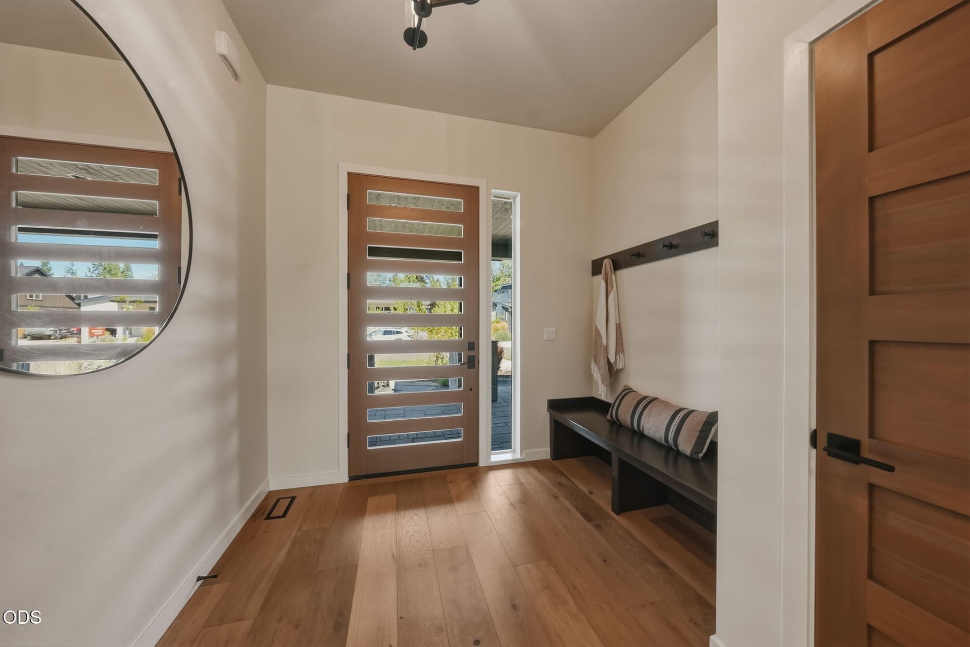 8-web-or-mls-Riley-Visuals-8. Photo 4 of 46, 3431 NW Jackwood Place, Bend, OR 97703
