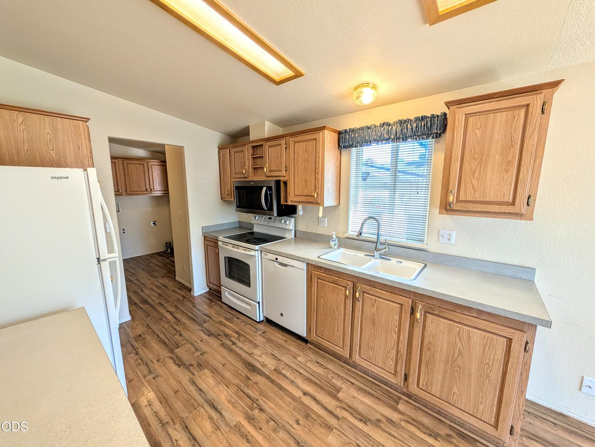 SB57_Kitchen1. Photo 5 of 14, 1188 NE 27th Street Unit 57, Bend, OR 97701