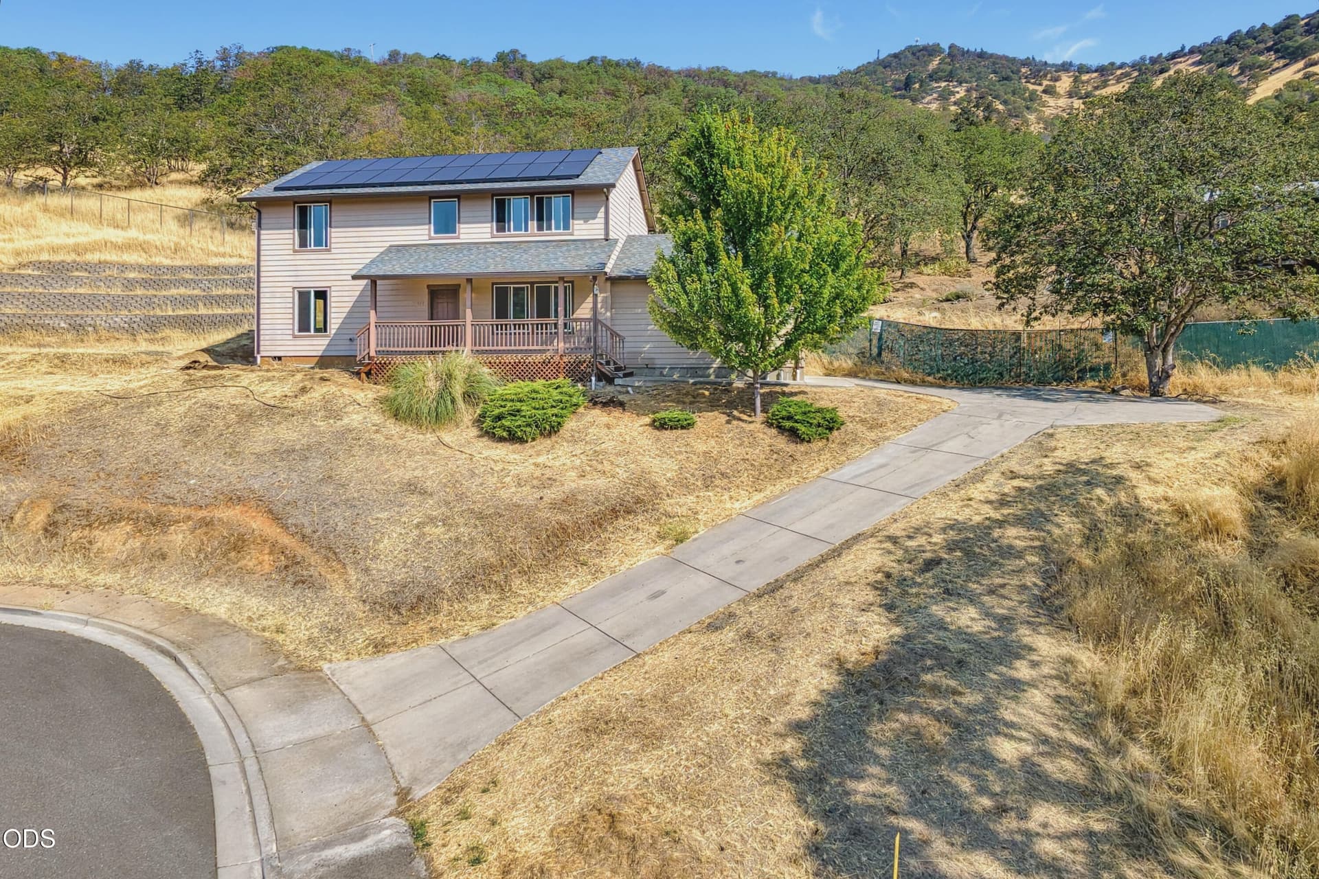 ApxJS00004. Photo 2 of 14, 875 Jacoby Street, Gold Hill, OR 97525