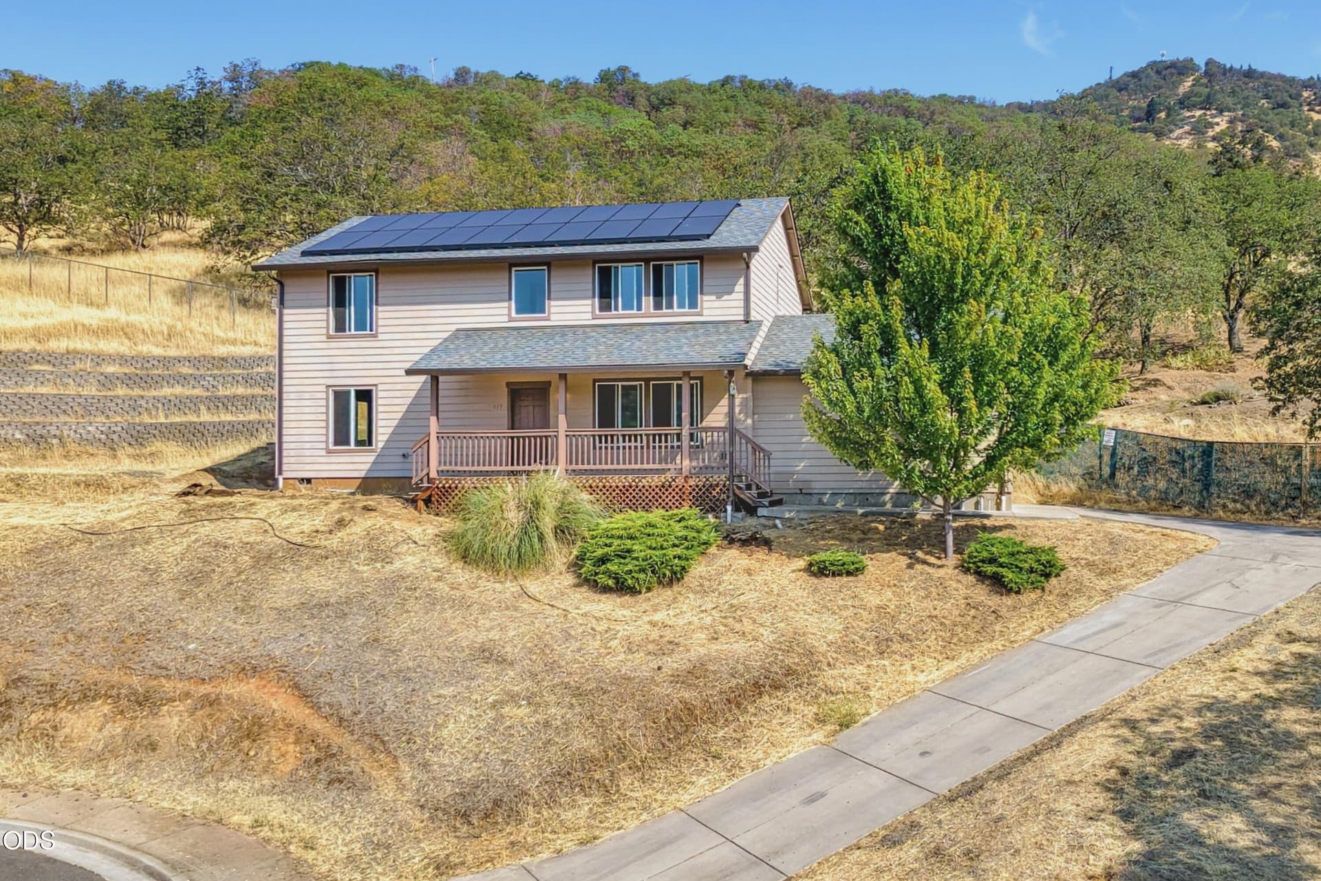 ApxJS00005. Photo 3 of 14, 875 Jacoby Street, Gold Hill, OR 97525