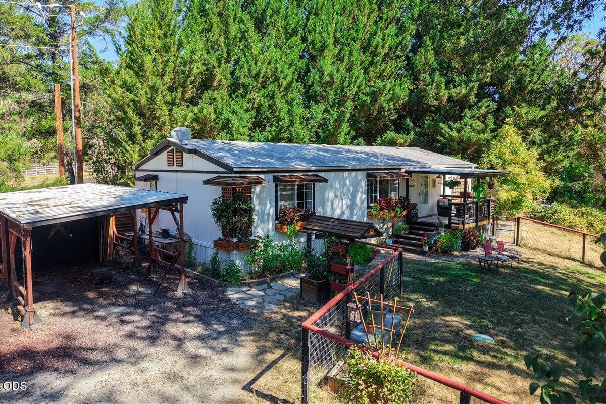 1. Photo 1 of 25, 8386 Lower River Road, Grants Pass, OR 97526