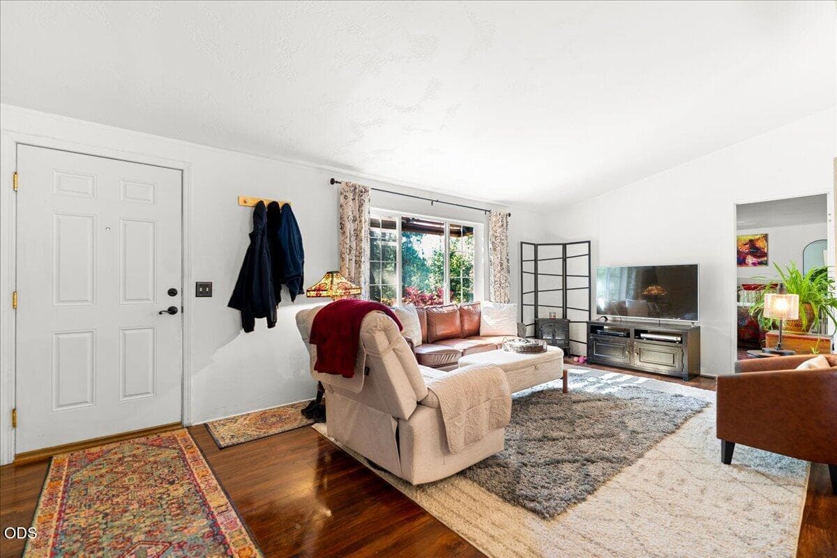 4. Photo 4 of 25, 8386 Lower River Road, Grants Pass, OR 97526