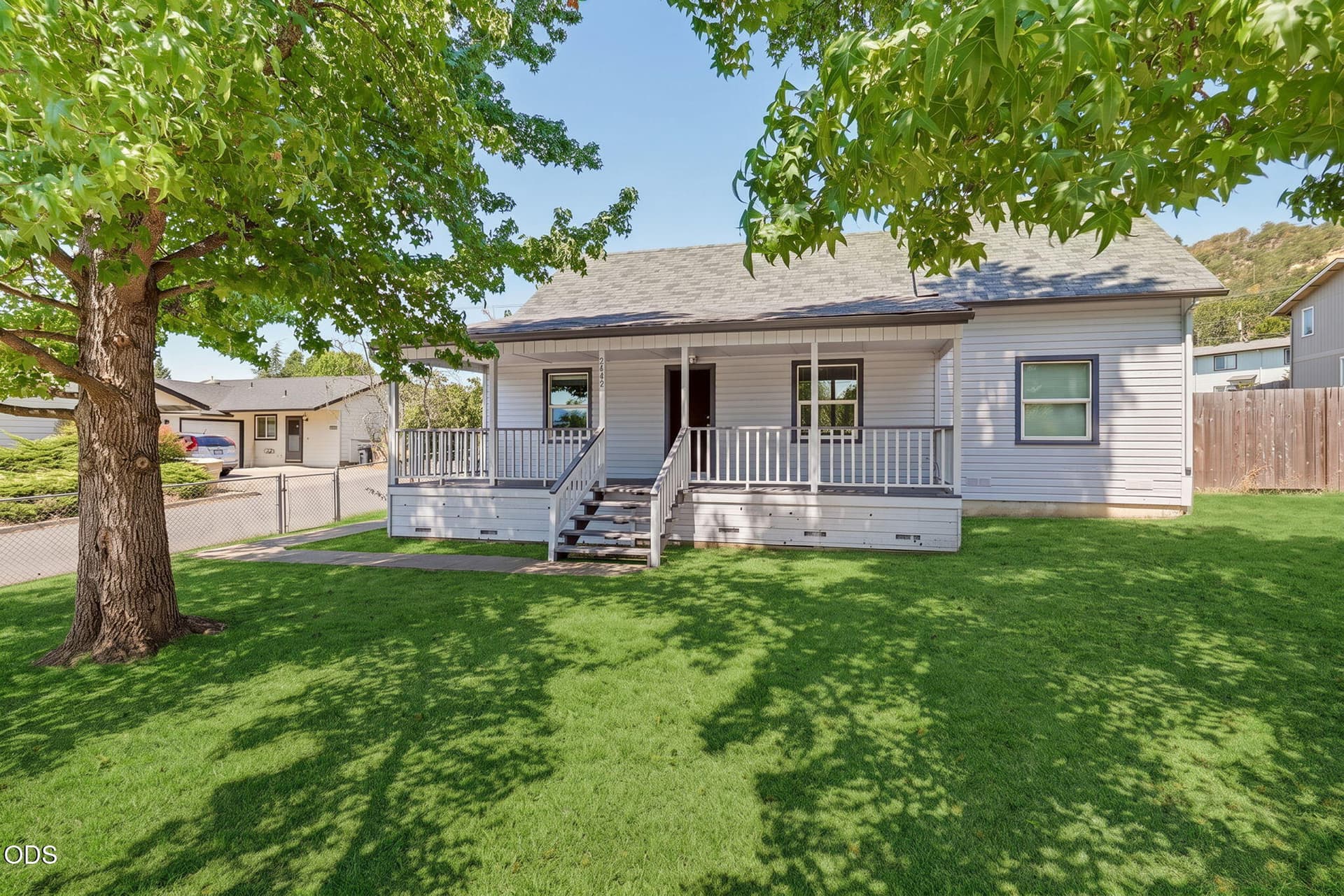 ApxNEF00002b. Photo 1 of 29, 2082 NE Fairview Avenue, Grants Pass, OR 97526