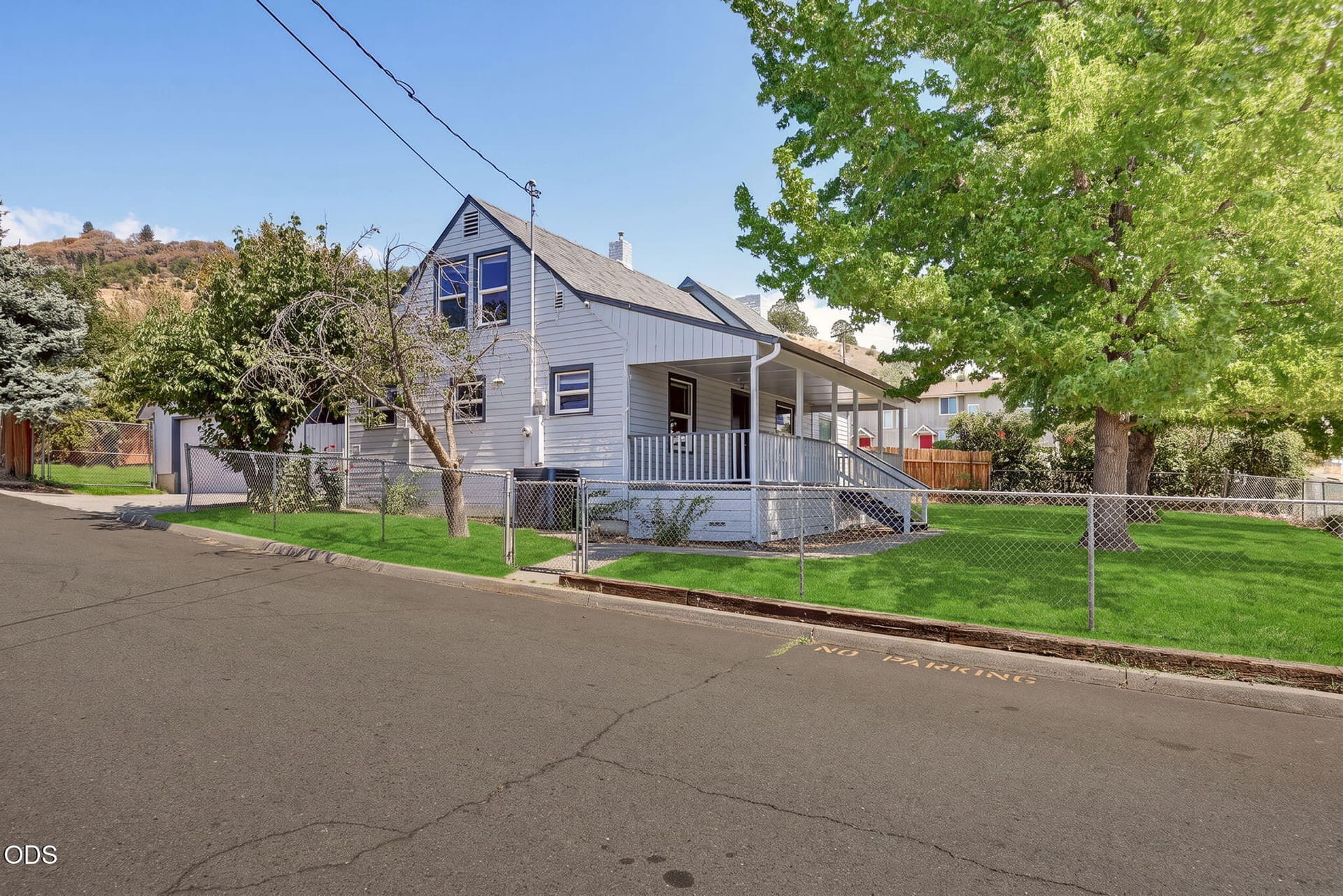 ApxNEF00006b. Photo 4 of 29, 2082 NE Fairview Avenue, Grants Pass, OR 97526