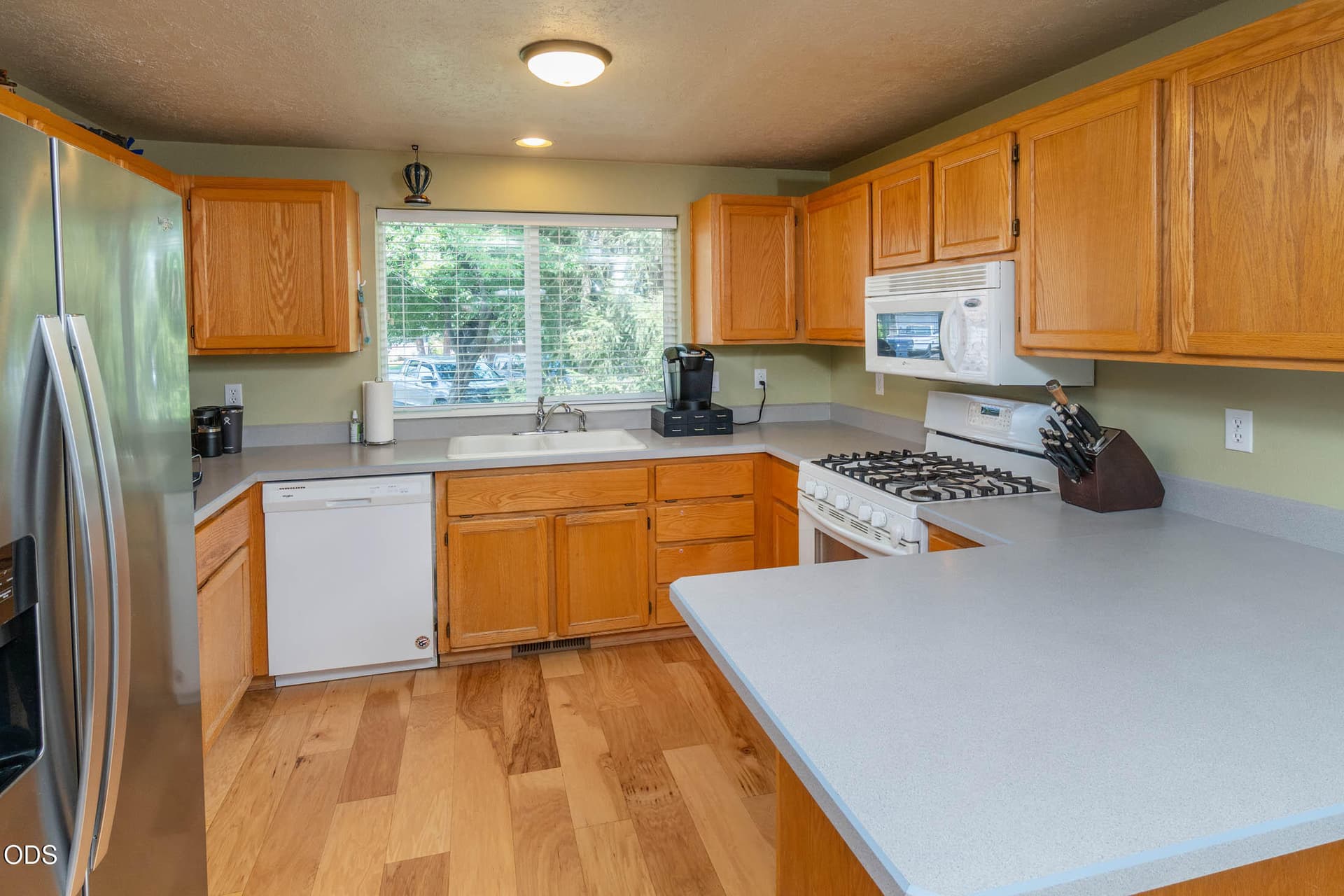 Kitchen. Photo 4 of 32, 20705 Wishing Well Court, Bend, OR 97701