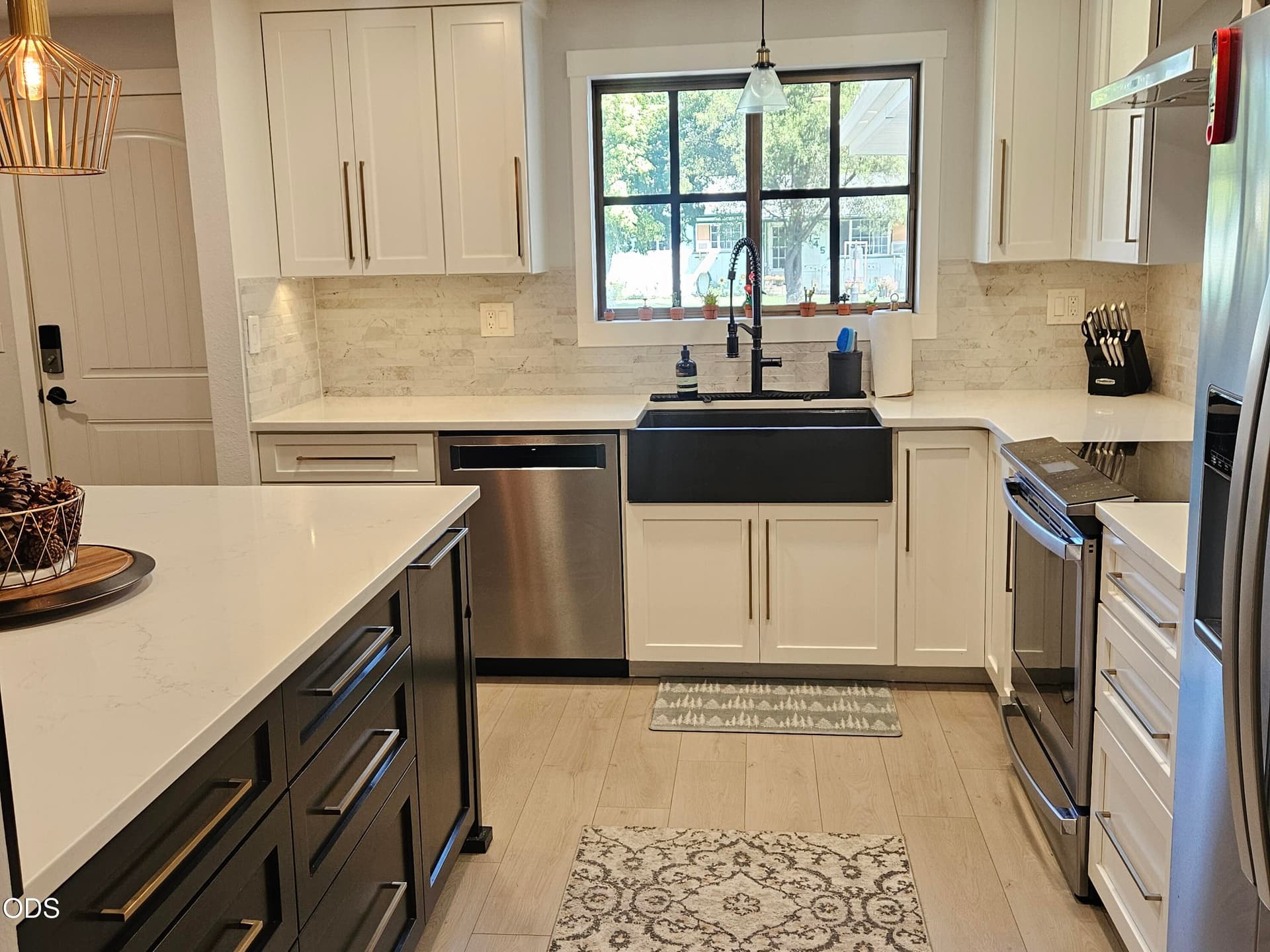 3. Kitchen. Photo 3 of 20, 5144 Barry Avenue, Klamath Falls, OR 97603