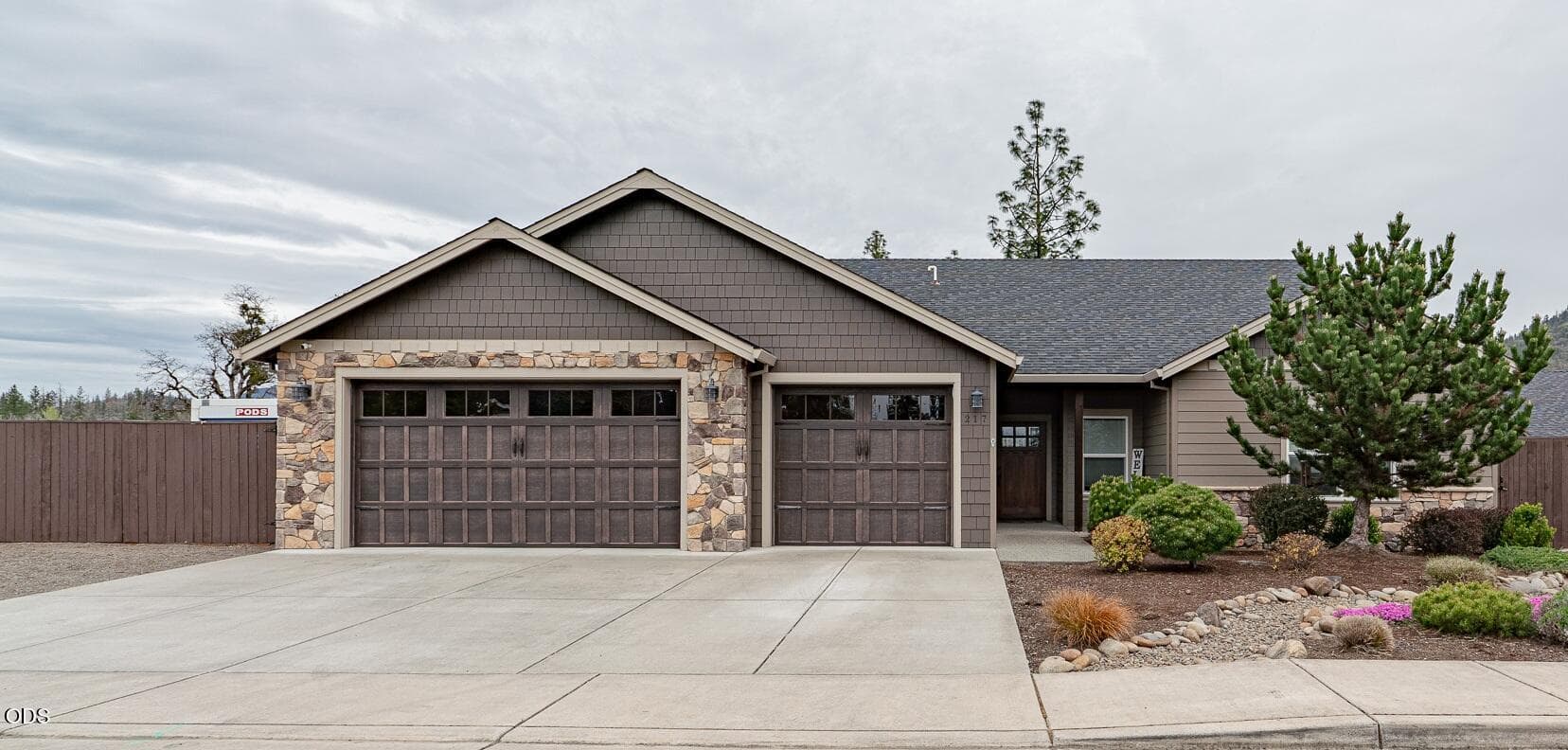 DSC02912-HDRR. Photo 1 of 39, 217 White Oak Way, Shady Cove, OR 97539