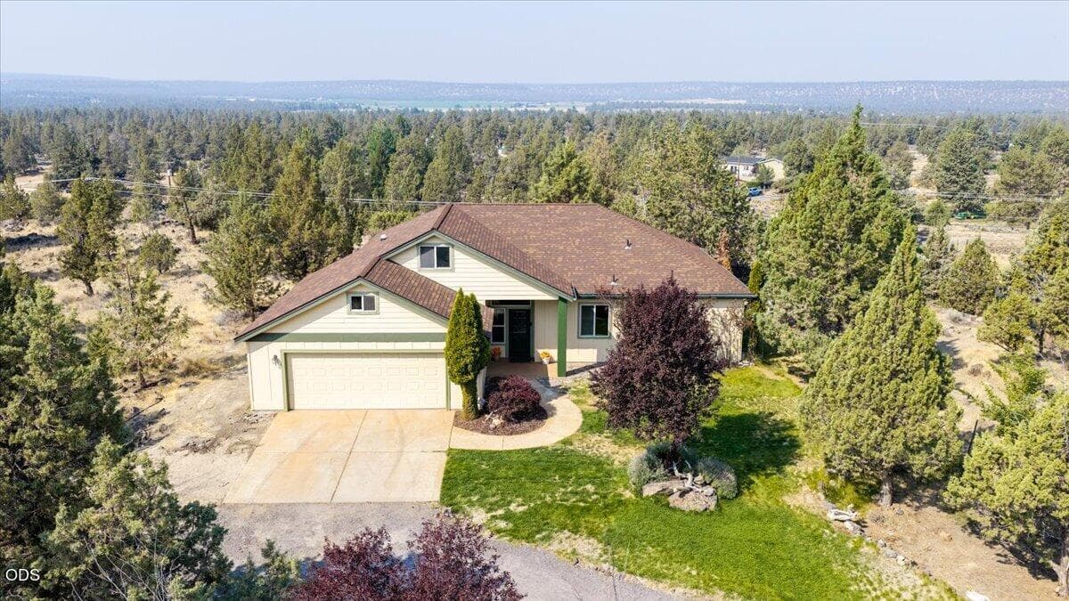 05-5851 NW 61st St, Redmond-5. Photo 3 of 62, 5851 NW 61st Street, Redmond, OR 97756