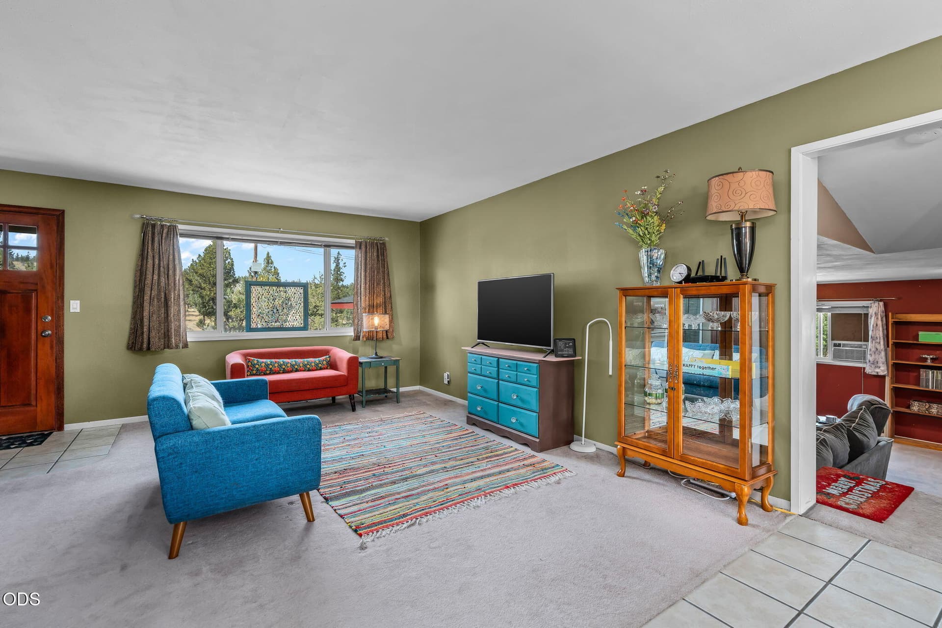 Living Room-2. Photo 4 of 33, 705 SW Belmont Lane, Madras, OR 97741