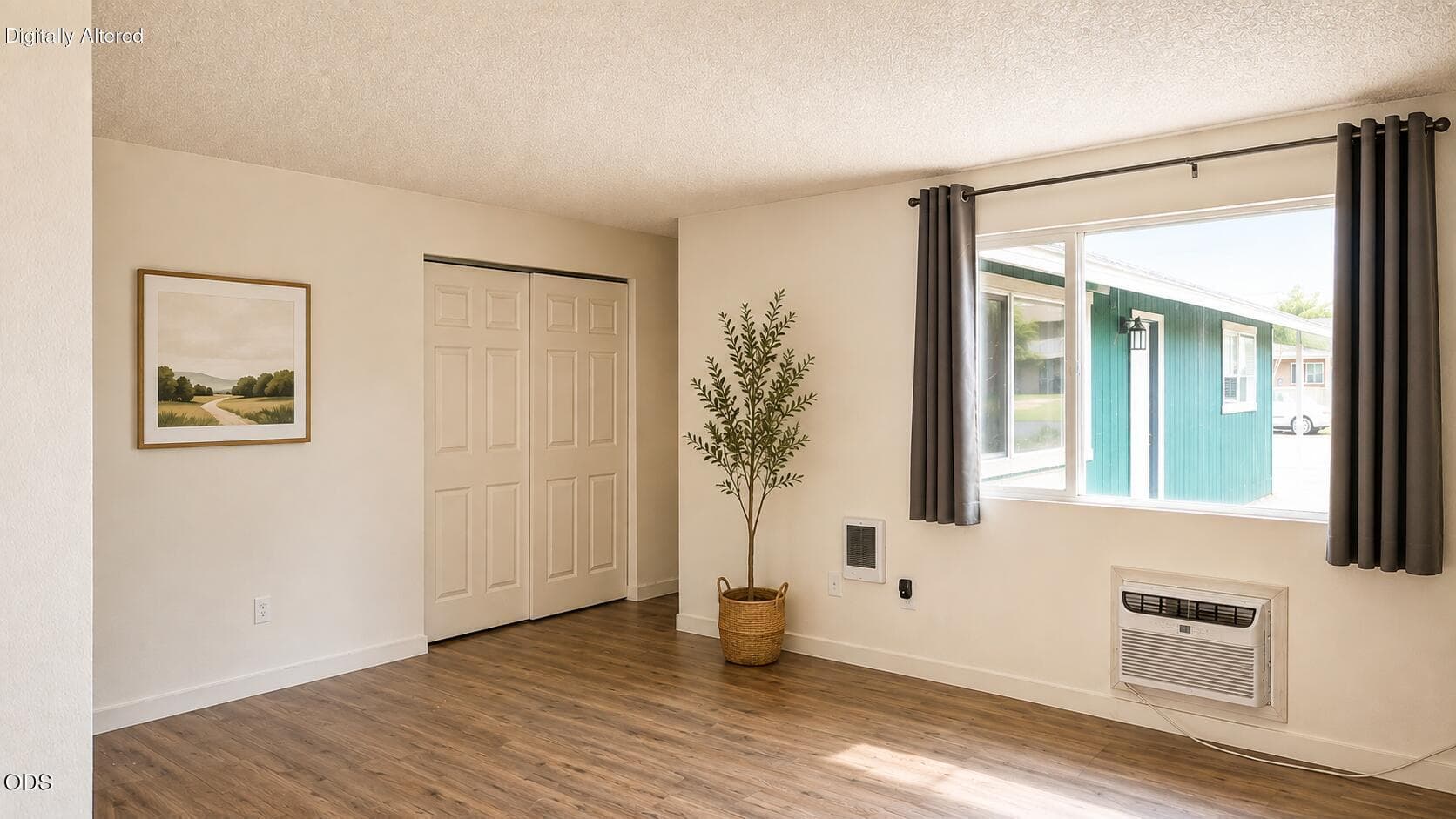 17th St Living Room. Photo 5 of 8, 1227 SW 17th Street Unit 1227 & 1225, Redmond, OR 97756