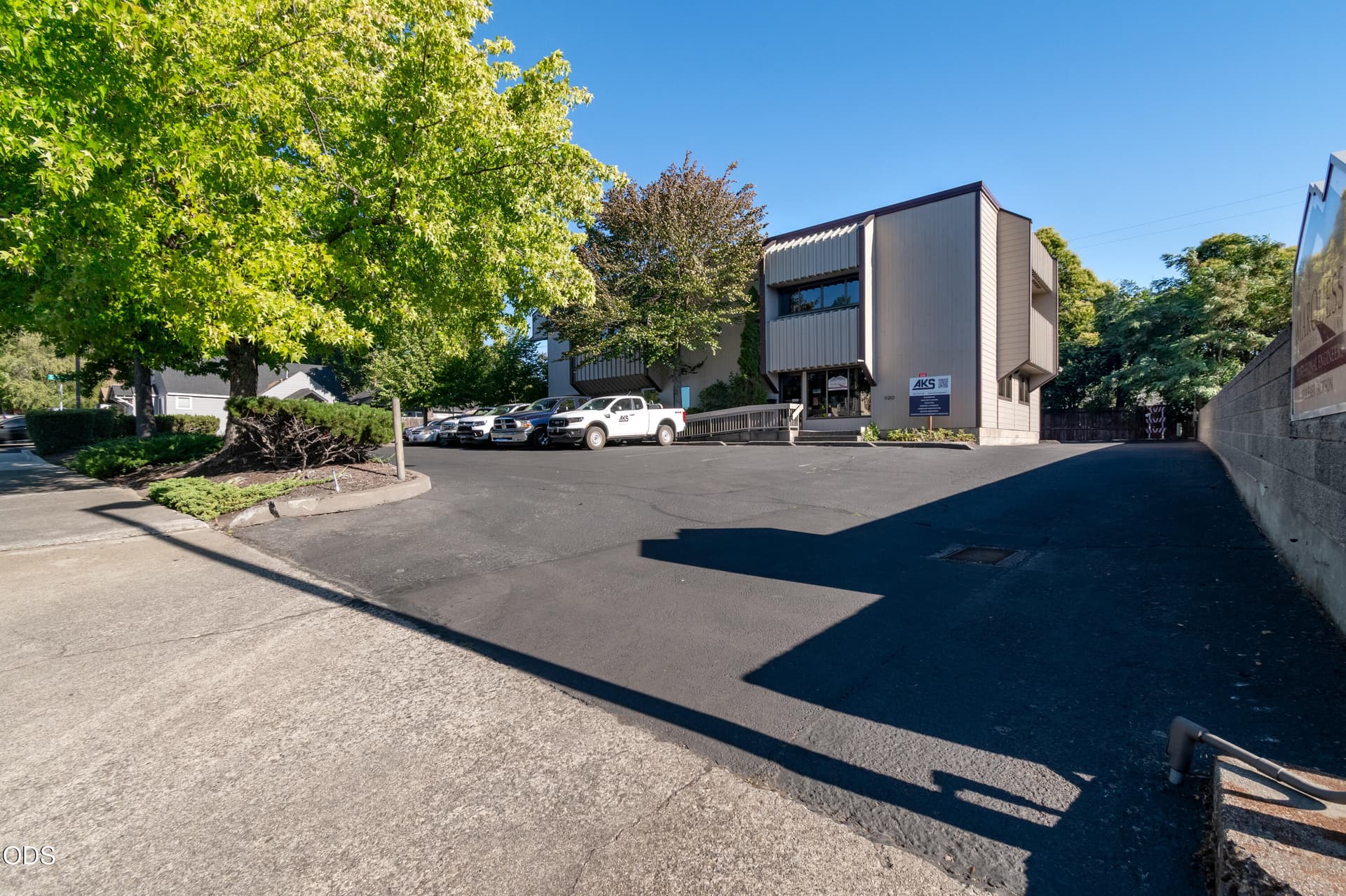 01-23. Photo 2 of 31, 1120 E Jackson Street, Medford, OR 97504