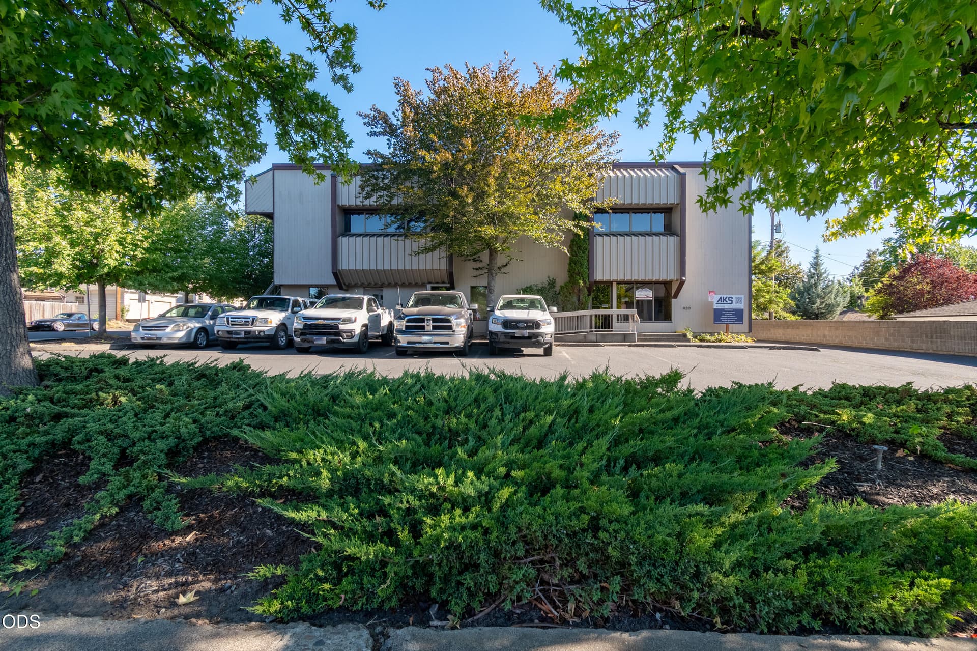 01-24. Photo 1 of 31, 1120 E Jackson Street, Medford, OR 97504