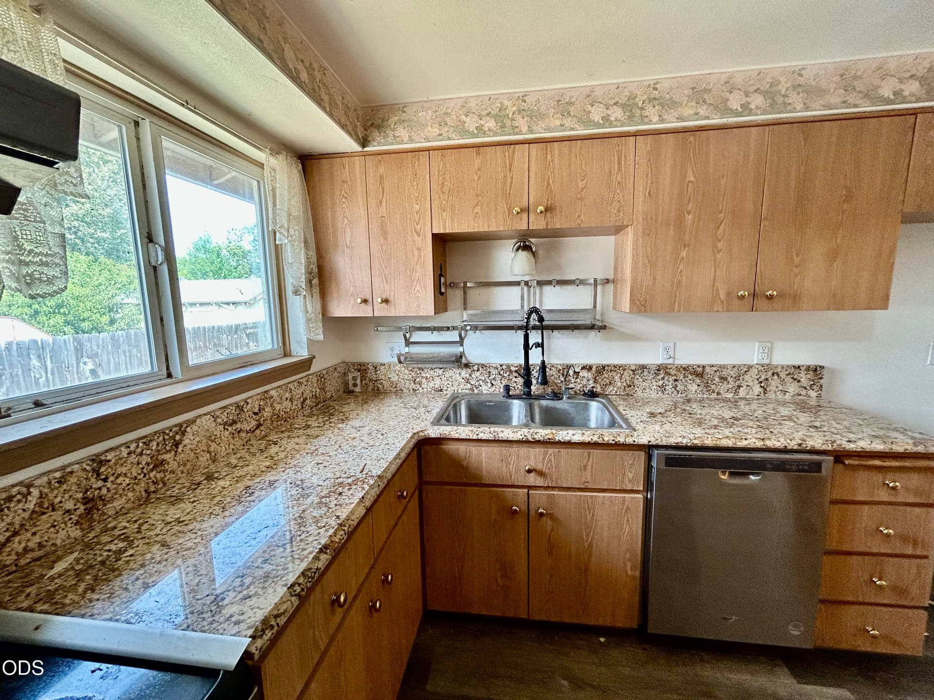 IMG_2054. Photo 5 of 14, 2807 Hammer Court, Medford, OR 97501