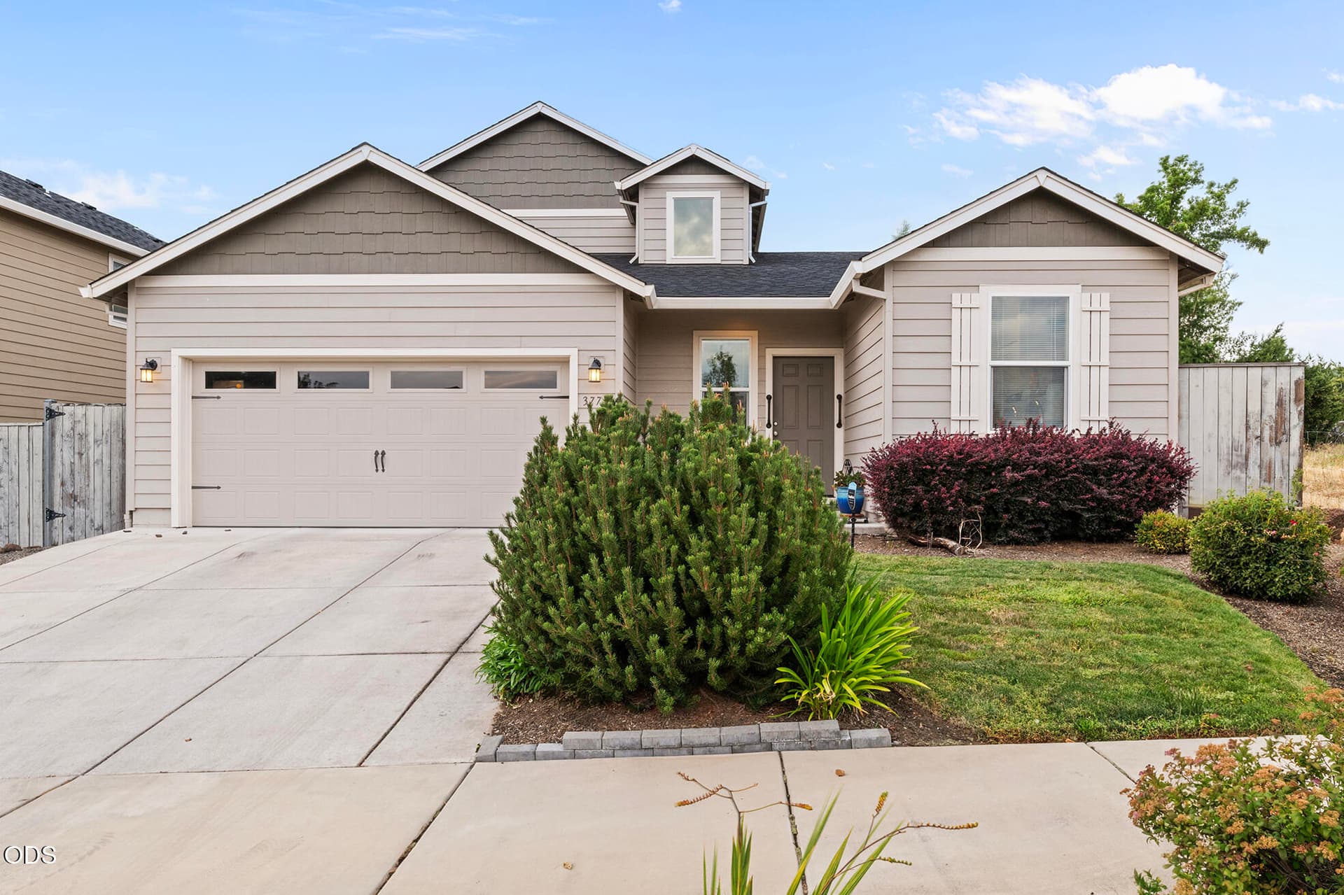 2. Photo 2 of 27, 3775 Sidney Way, Medford, OR 97504