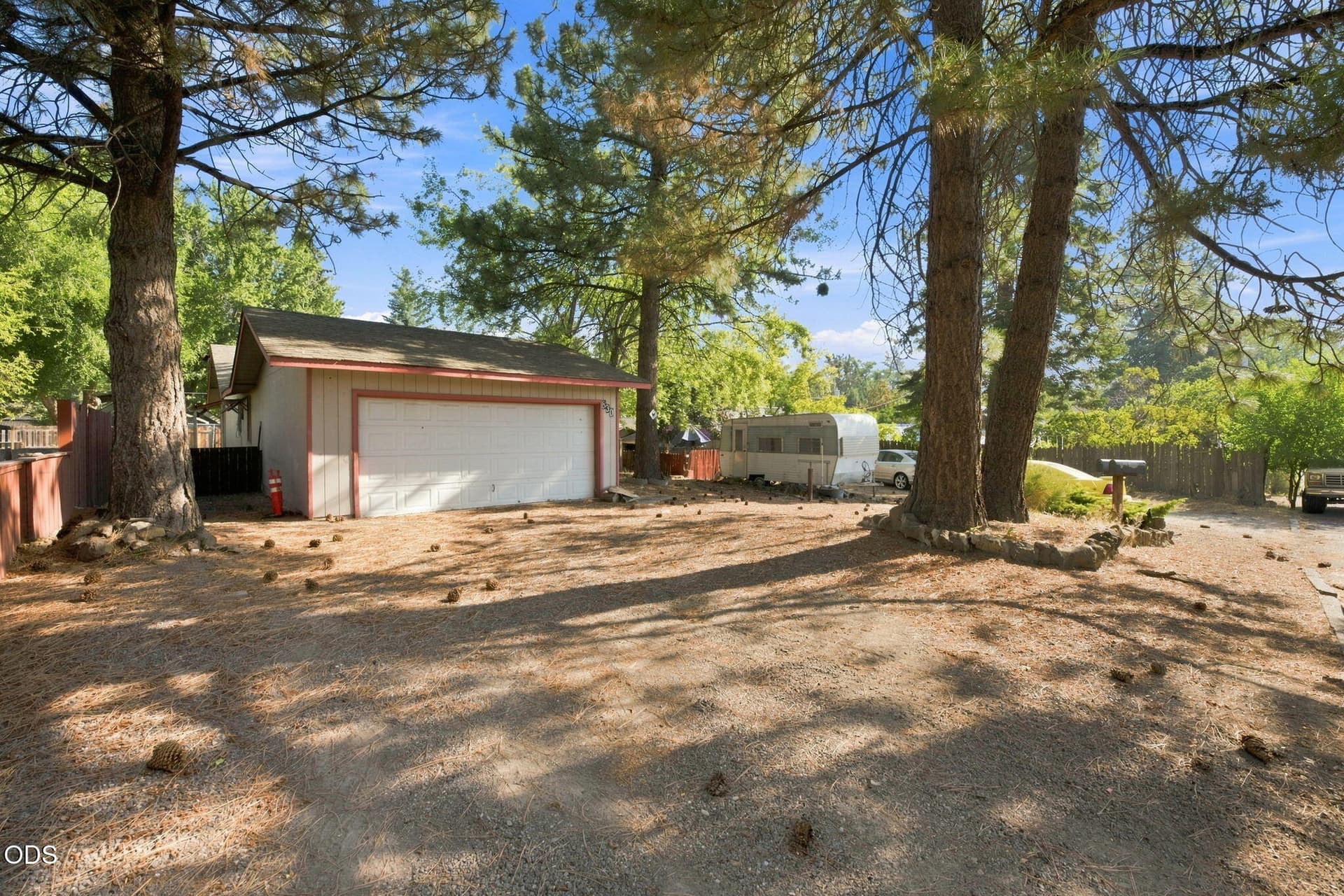 828-NW-Florida-Ave-Bend-OR-97703-219. Photo 3 of 38, 828 NW Florida Avenue, Bend, OR 97703