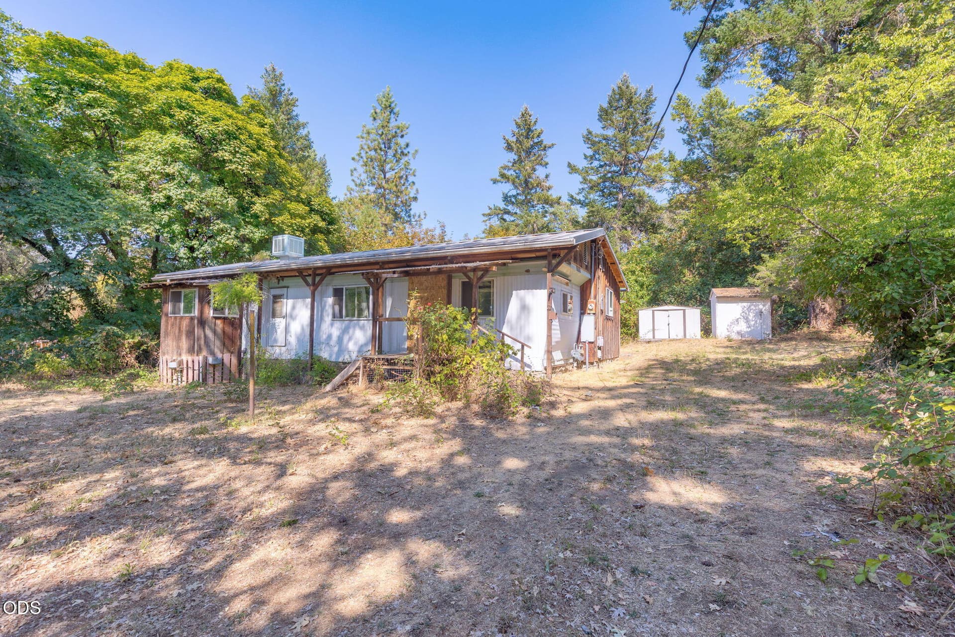 Driveway. Photo 1 of 39, 7079 Rogue River Highway, Rogue River, OR 97537