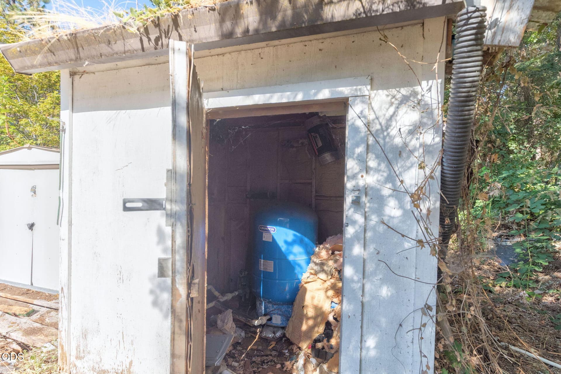 Well/Pump Shed. Photo 4 of 39, 7079 Rogue River Highway, Rogue River, OR 97537