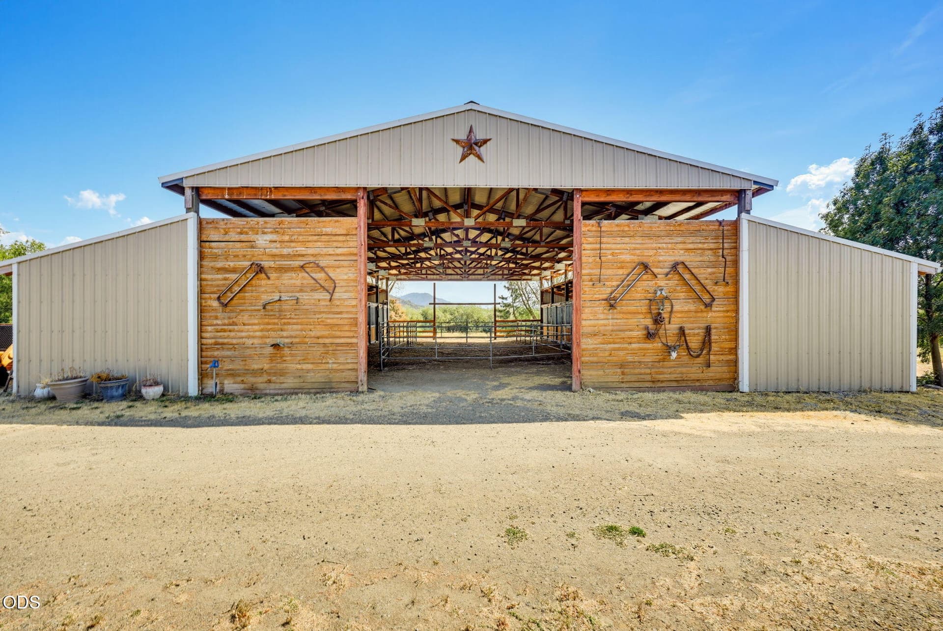 Barn. Photo 3 of 62, 3626 Corey Road, Medford, OR 97502