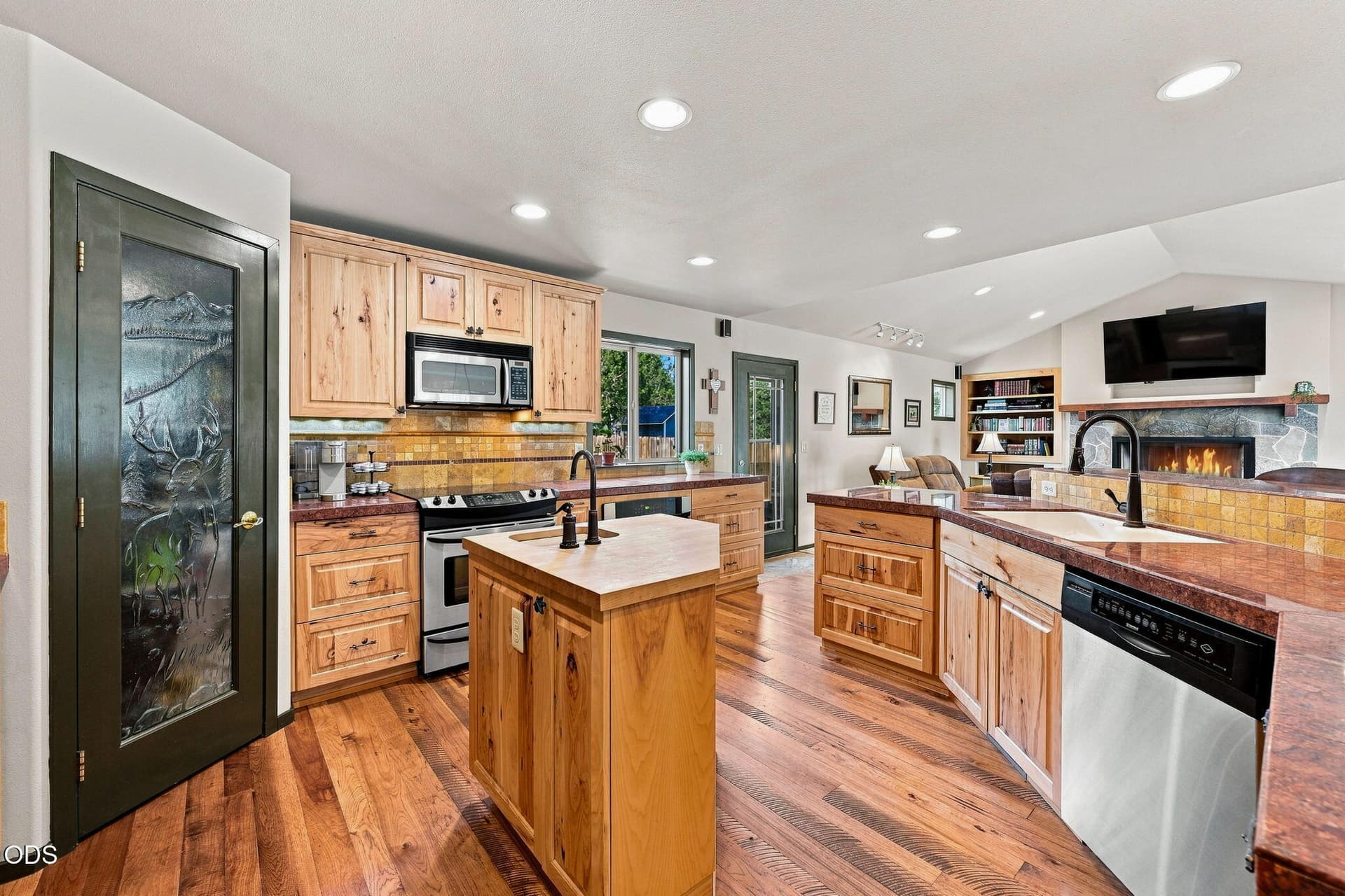 16932-Ponderosa-Cascade-Dr-Bend-OR-97703. Photo 5 of 51, 16932 Ponderosa Cascade Drive, Bend, OR 97703