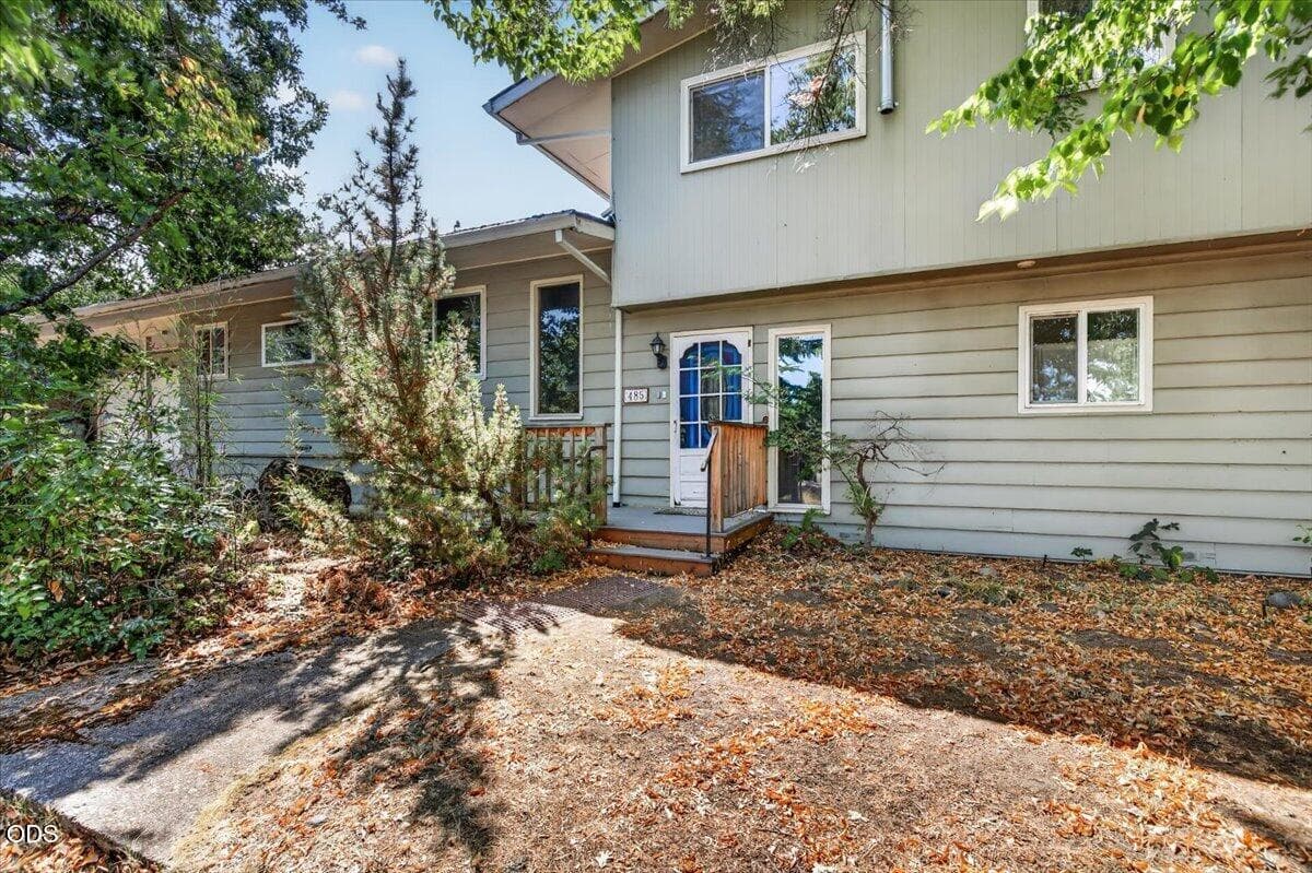 5. Photo 5 of 40, 485 Orchard Street, Ashland, OR 97520