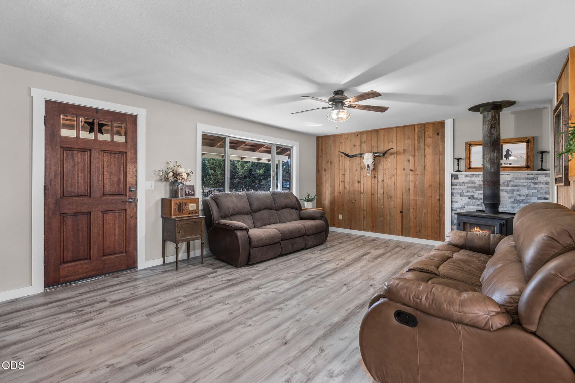 2026_08_17_22988_Lariat_Ln_Bend-11. Photo 2 of 30, 22988 Lariat Lane, Bend, OR 97701