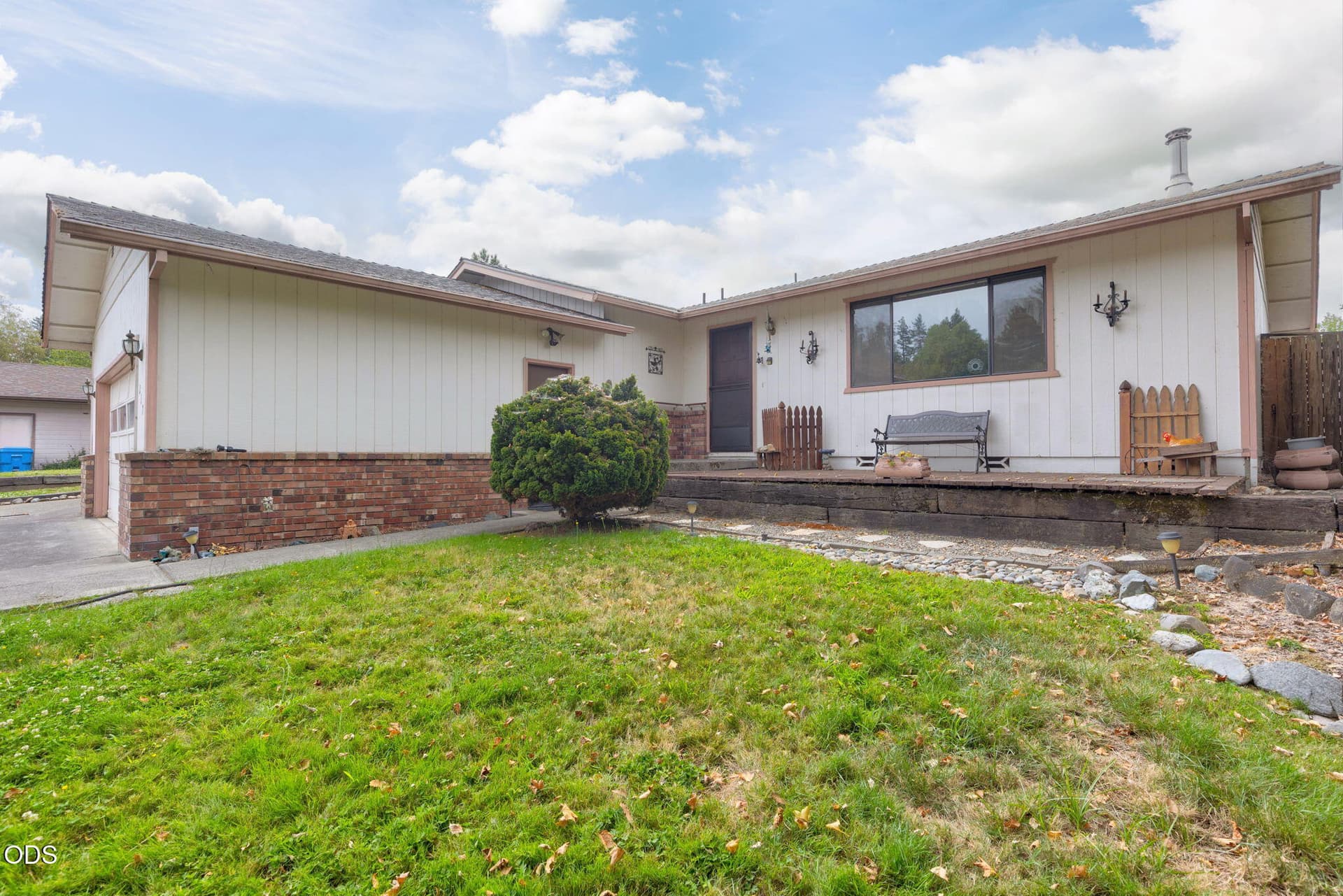 4. Photo 4 of 37, 217 Southridge Way, Grants Pass, OR 97527