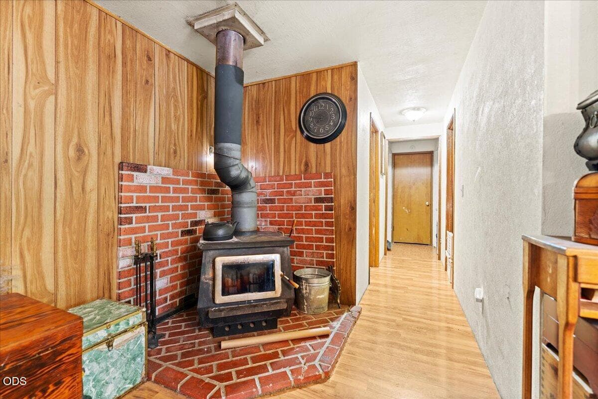 12-Fireplace. Photo 5 of 41, 577 Galice Road, Merlin, OR 97532