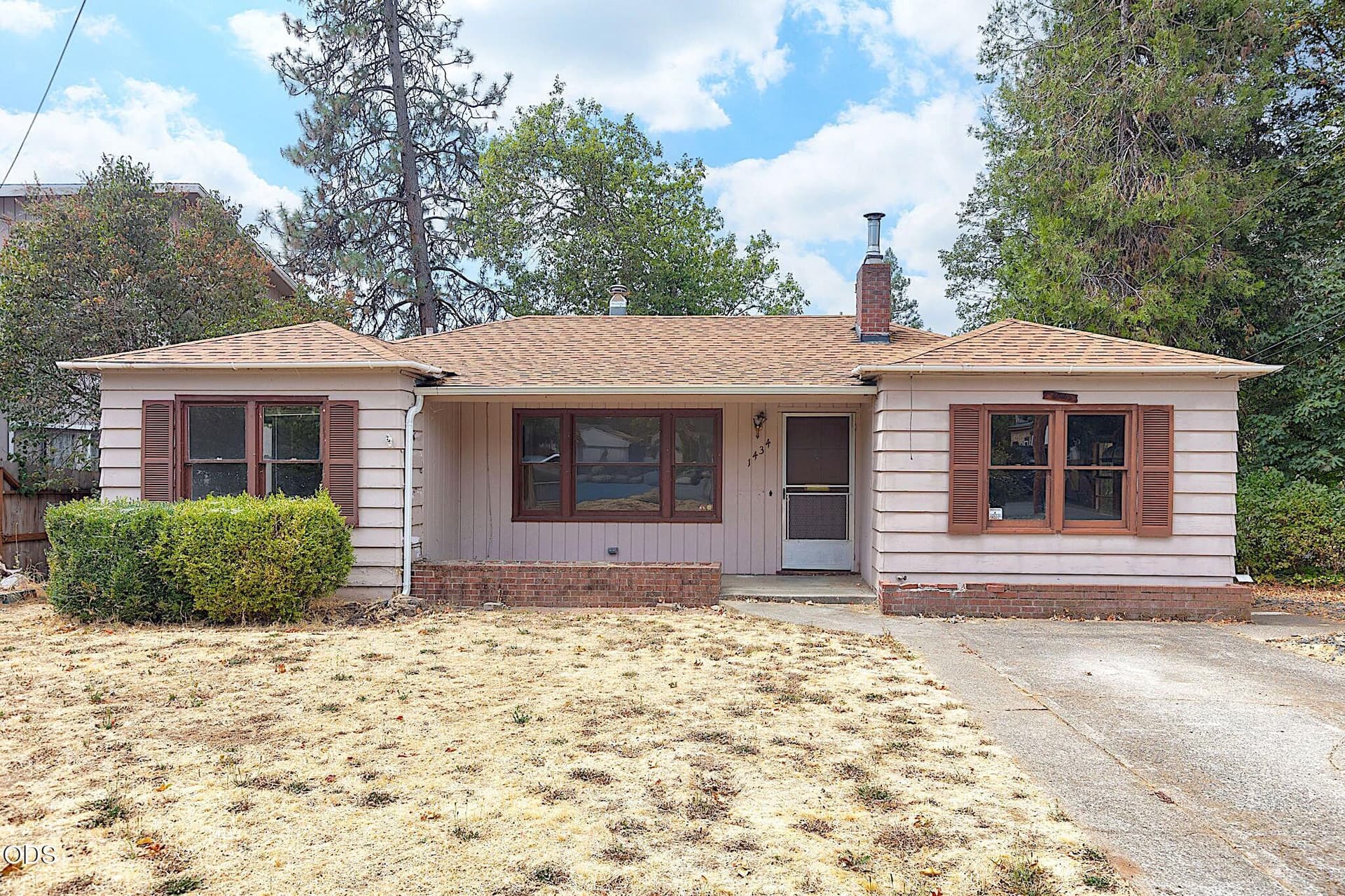 1-web-or-mls-1434-nw-hawthorne-ave. Photo 1 of 54, 1434 NW Hawthorne Avenue, Grants Pass, OR 97526