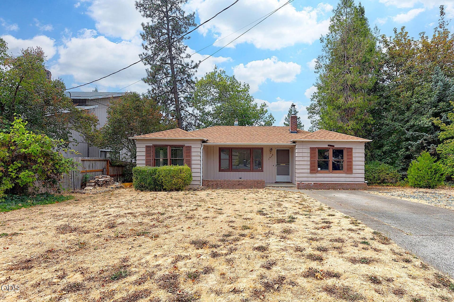 2-web-or-mls-1434-nw-hawthorne-ave. Photo 2 of 54, 1434 NW Hawthorne Avenue, Grants Pass, OR 97526