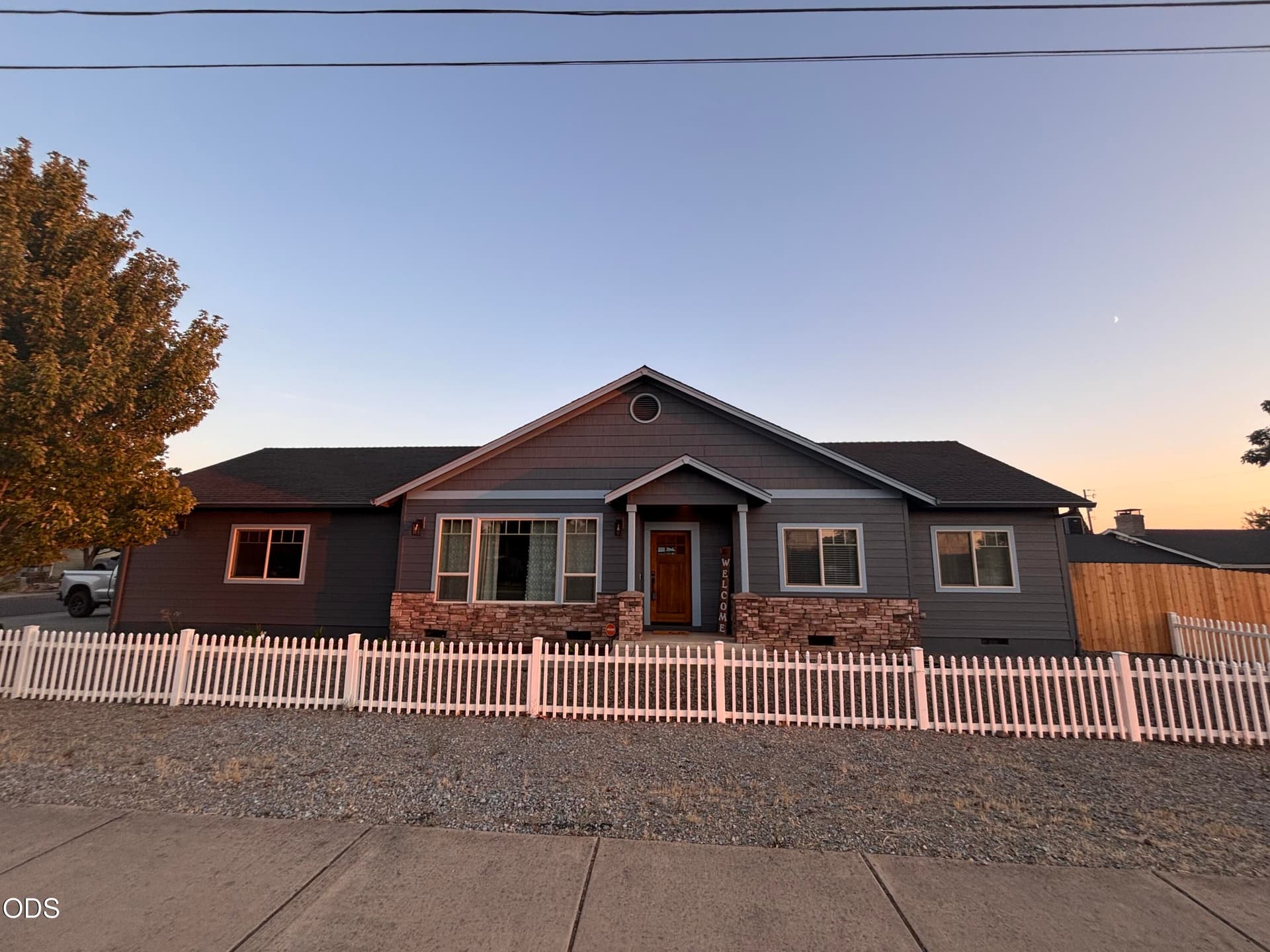 IMG_9107. Photo 3 of 45, 3806 Valley Meadows Drive, White City, OR 97503