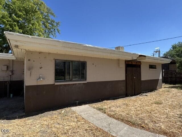 Back. Photo 4 of 29, 415 NW Locust Street, Prineville, OR 97754