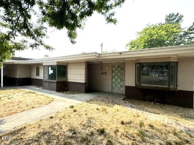 Front. Photo 2 of 29, 415 NW Locust Street, Prineville, OR 97754
