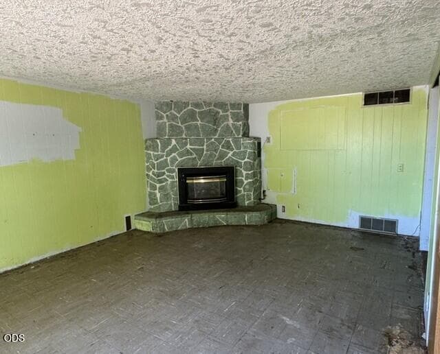 LR. Photo 5 of 29, 415 NW Locust Street, Prineville, OR 97754