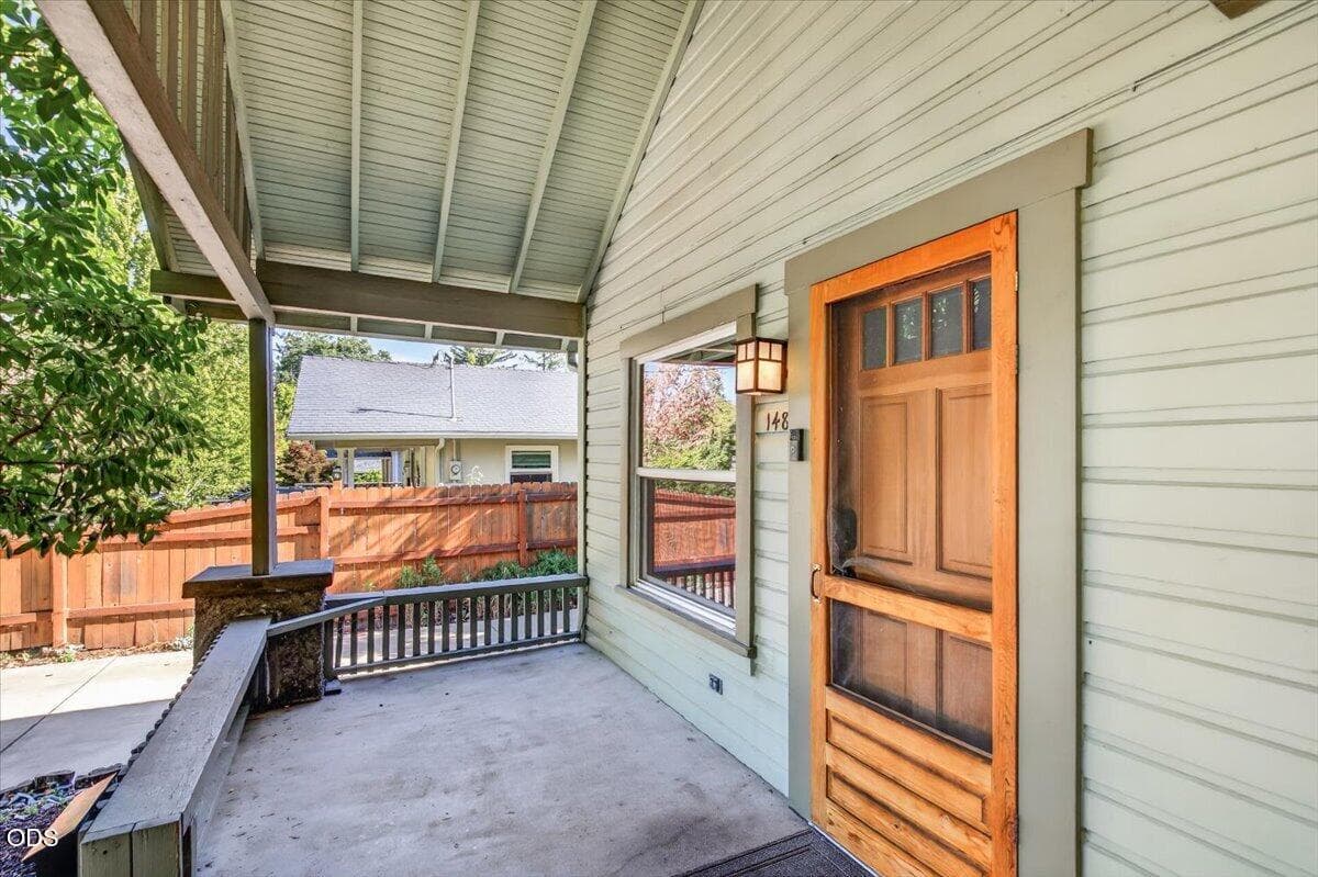 06-39. Photo 3 of 30, 148 Alida Street, Ashland, OR 97520