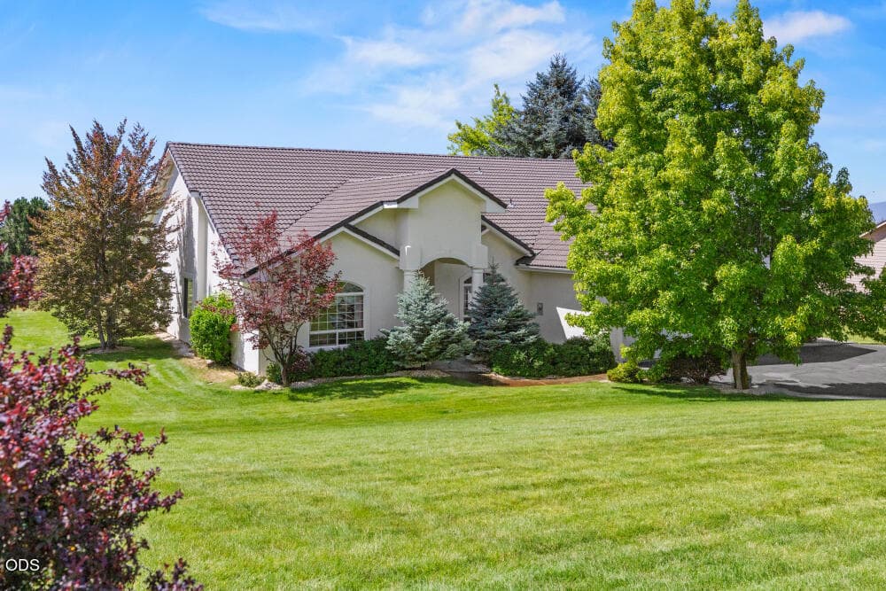 9456GreenbriarDr-26. Photo 4 of 60, 9456 Greenbriar Drive, Klamath Falls, OR 97603