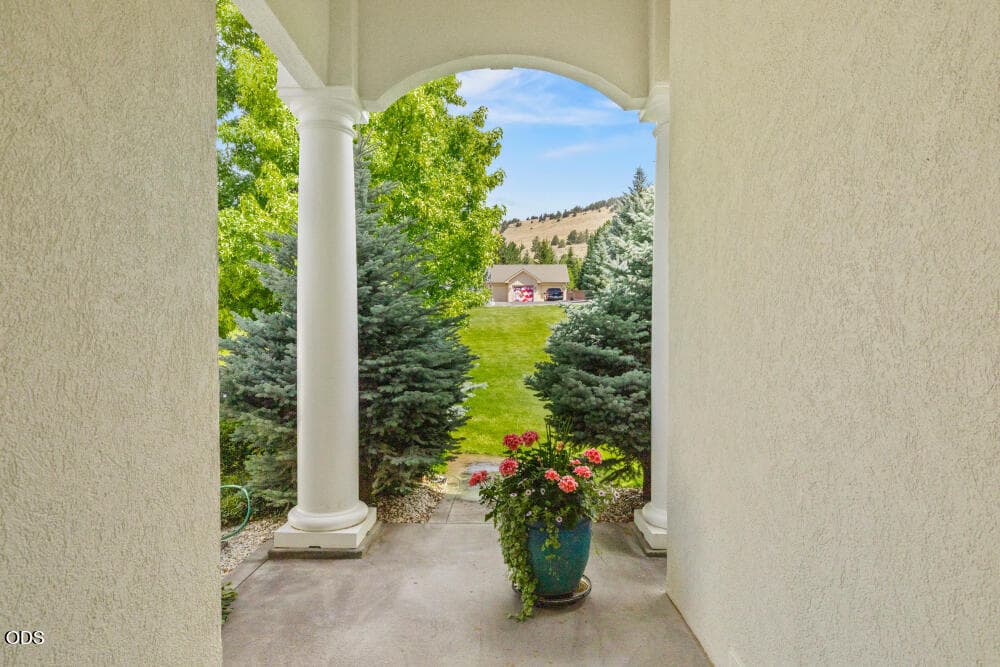 9456GreenbriarDr-5. Photo 3 of 60, 9456 Greenbriar Drive, Klamath Falls, OR 97603
