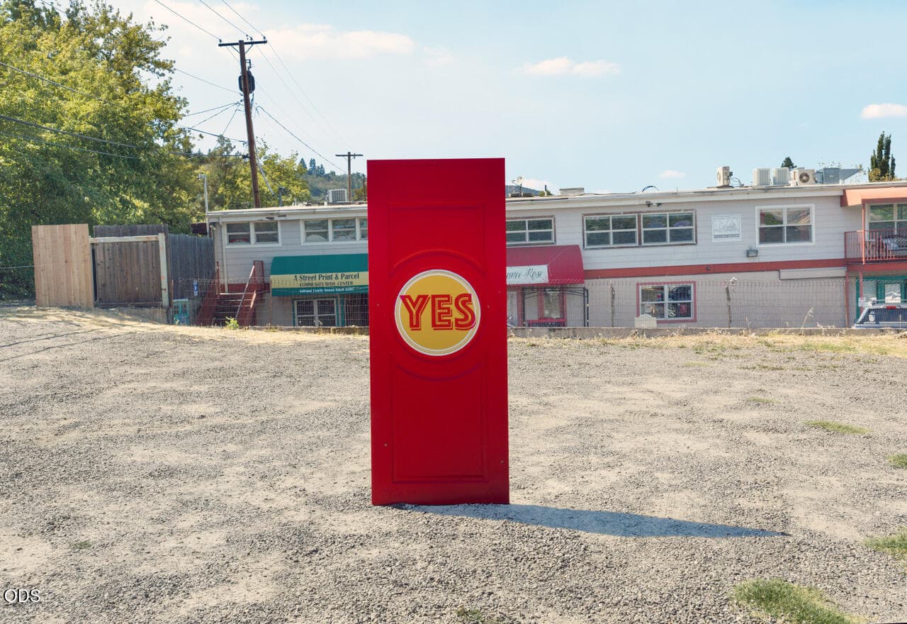 Yes Sign. Photo 1 of 21, 283 N 2nd Street, Ashland, OR 97520