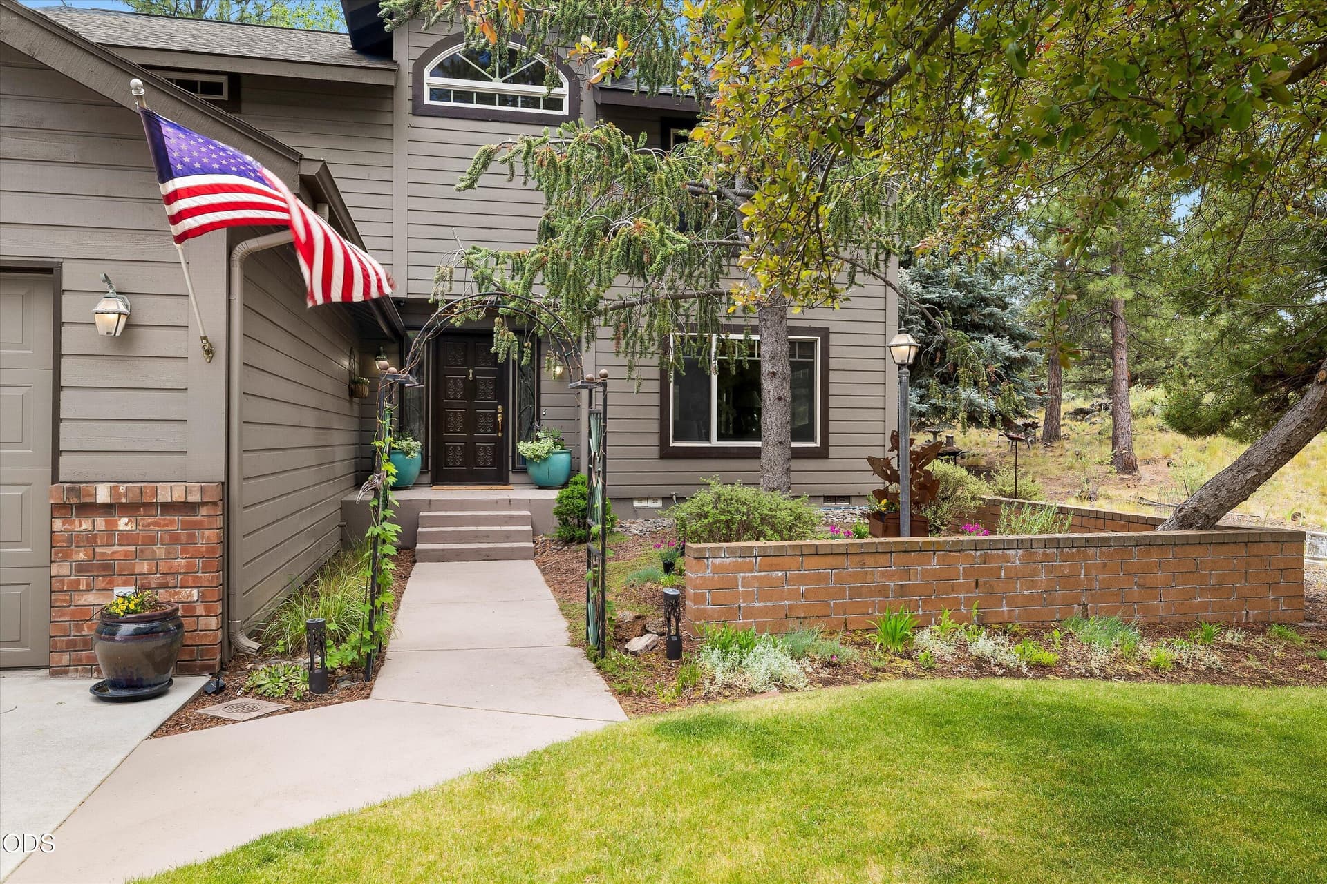 02-20260527 JILL ROSELL-2. Photo 2 of 57, 20423 Heritage Avenue, Bend, OR 97702