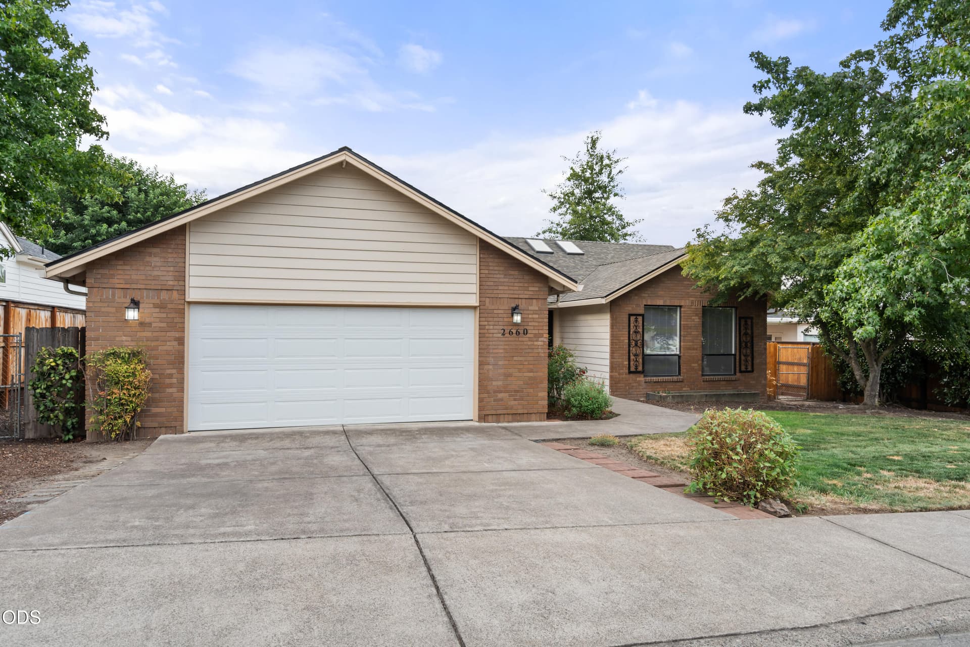 2660 Wilkshire Dr-02. Photo 4 of 41, 2660 Wilkshire Drive, Medford, OR 97504