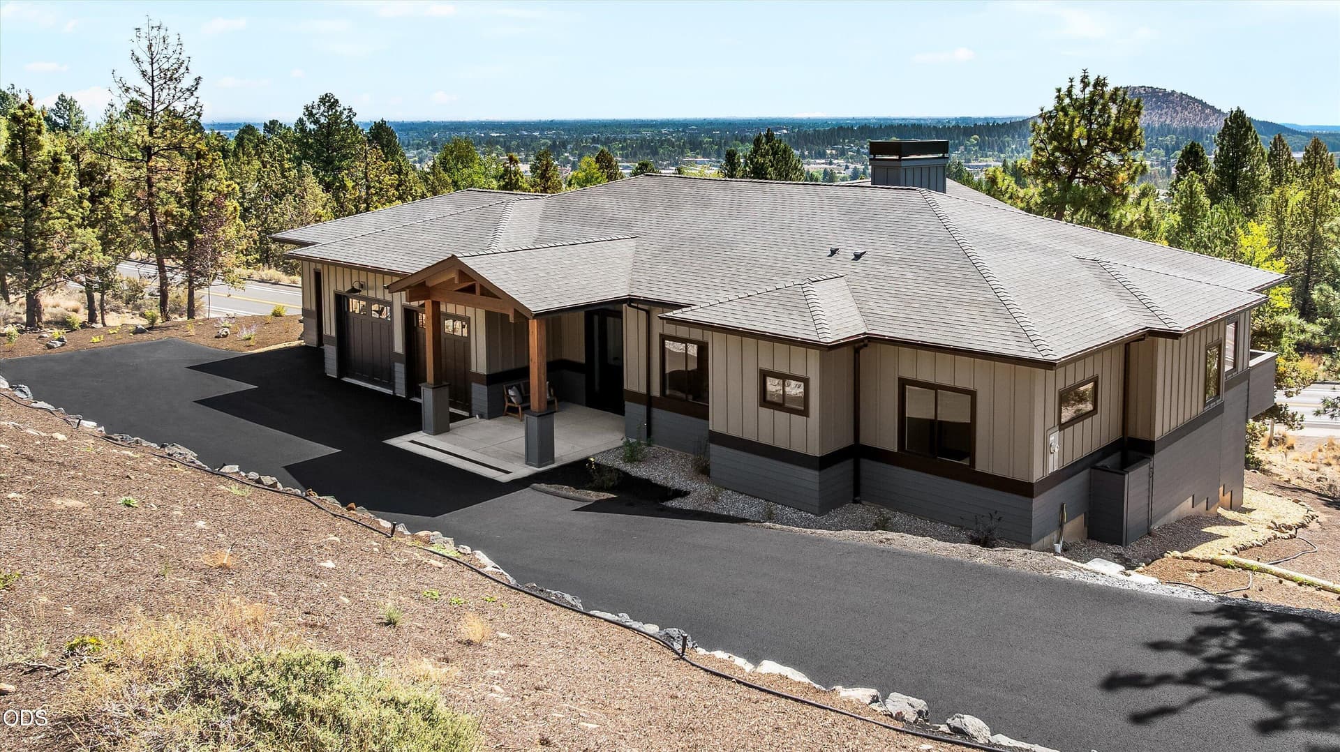 01-20260819 JILL ROSELL-48. Photo 2 of 62, 2850 NW Lucus Court, Bend, OR 97703