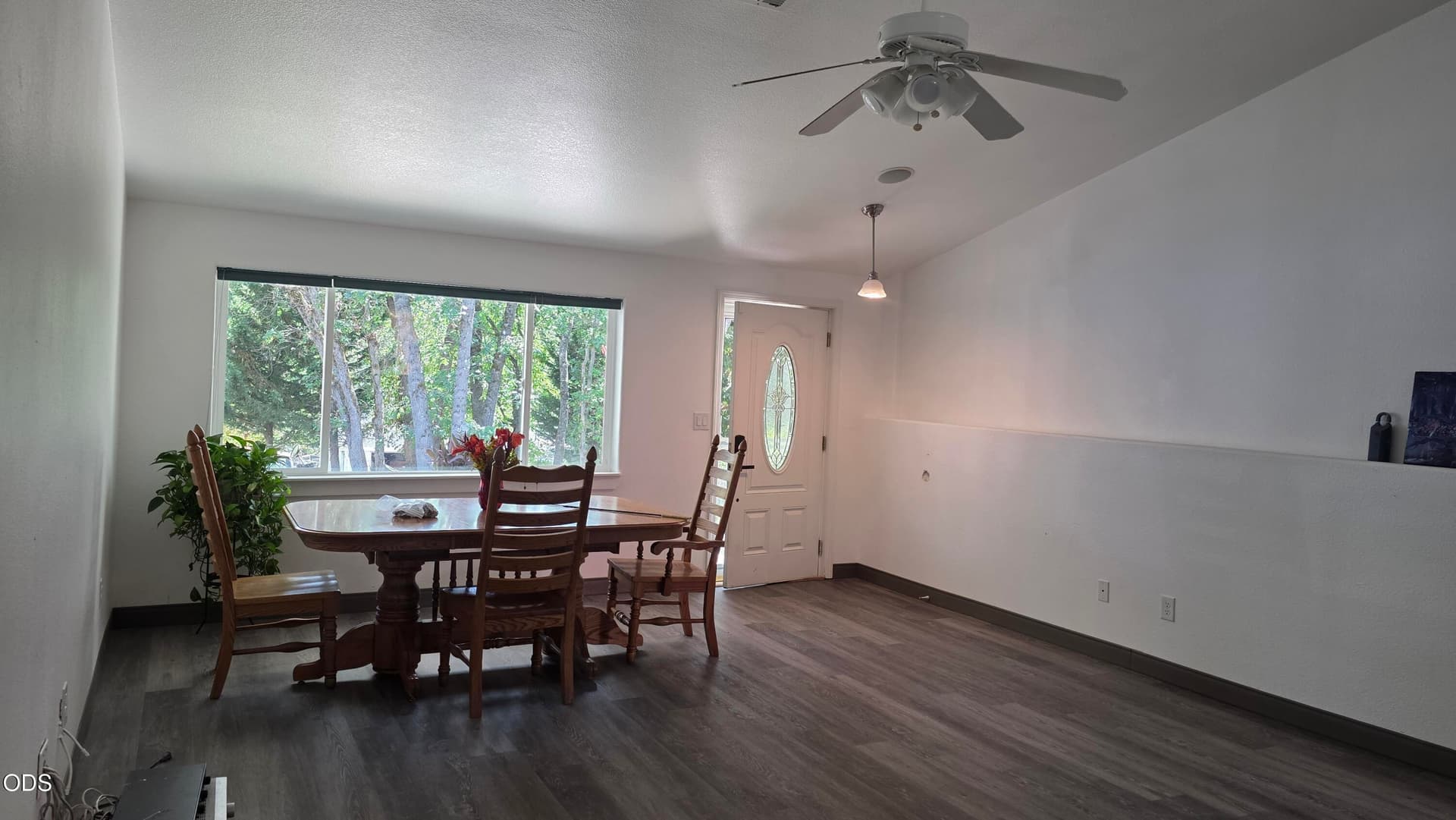 1ca86078-1ae2-4589-b345-4d8d0e6884c2-1_a. Photo 3 of 64, 1275 4th Avenue Unit 4504, Gold Hill, OR 97525