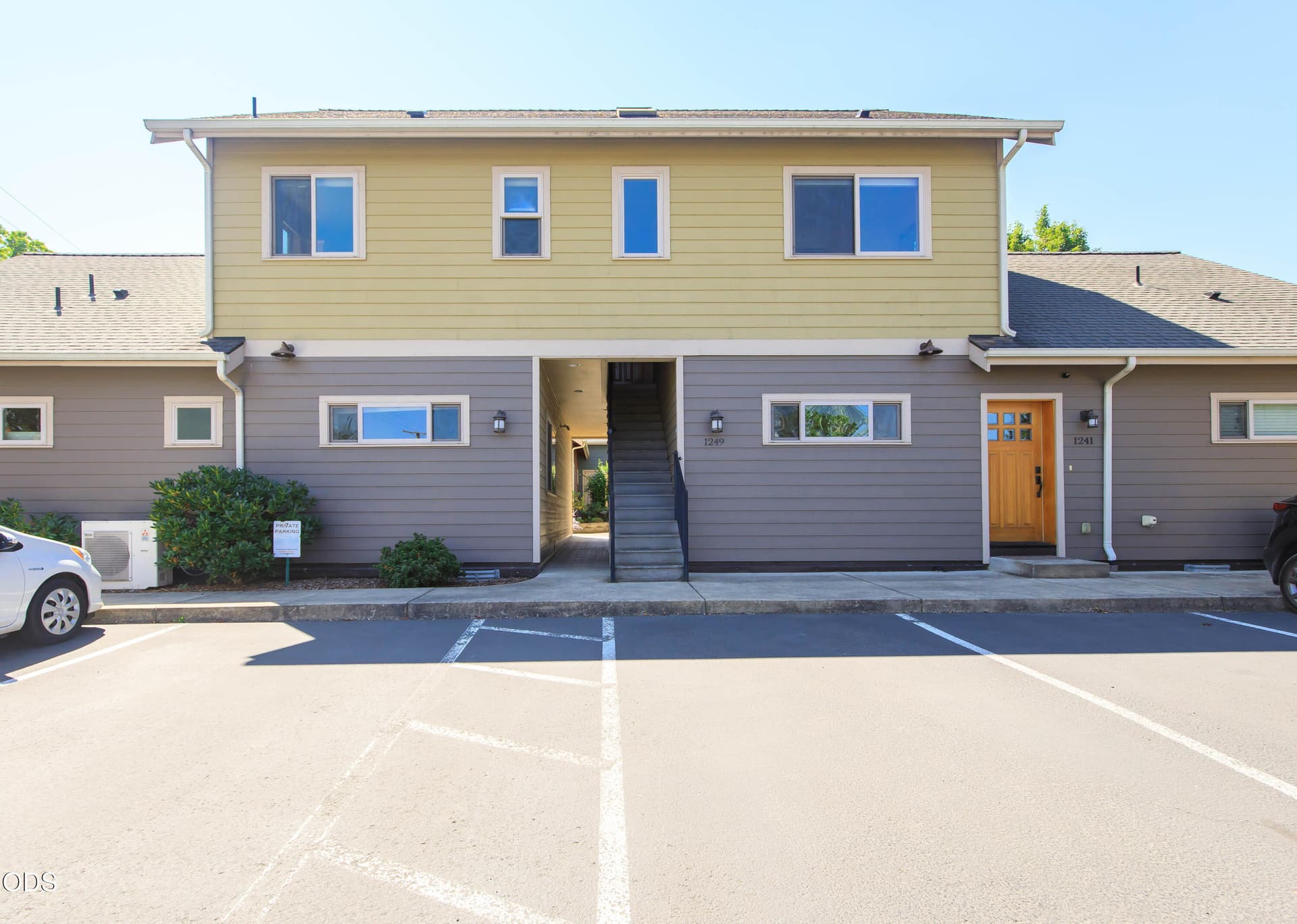 1. Photo 1 of 21, 1249 Iowa, Ashland, OR 97520